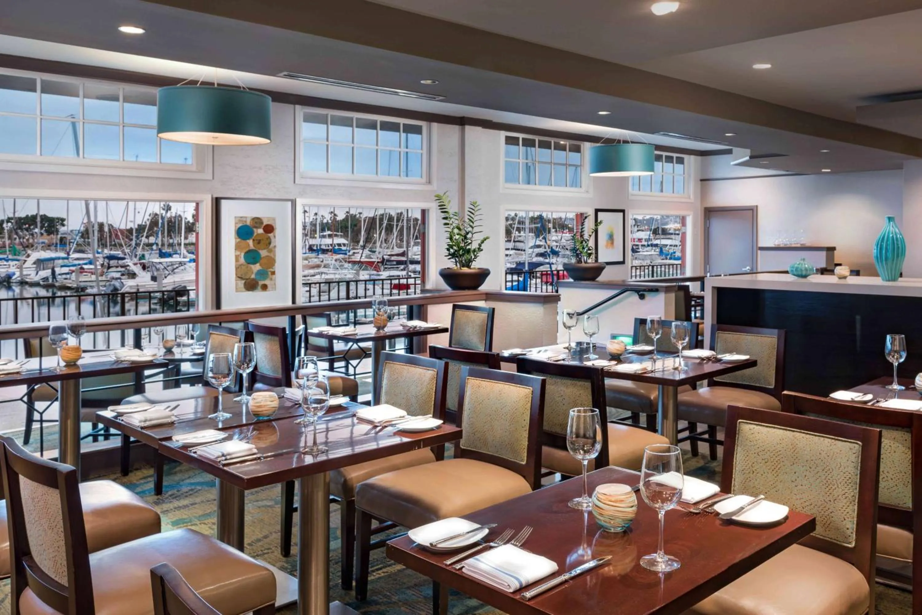 Restaurant/places to eat in Hilton San Diego Airport/Harbor Island