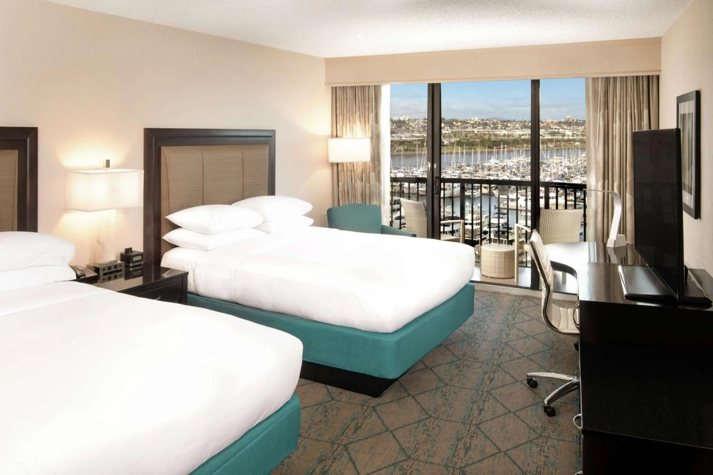 Bedroom, Bed in Hilton San Diego Airport/Harbor Island