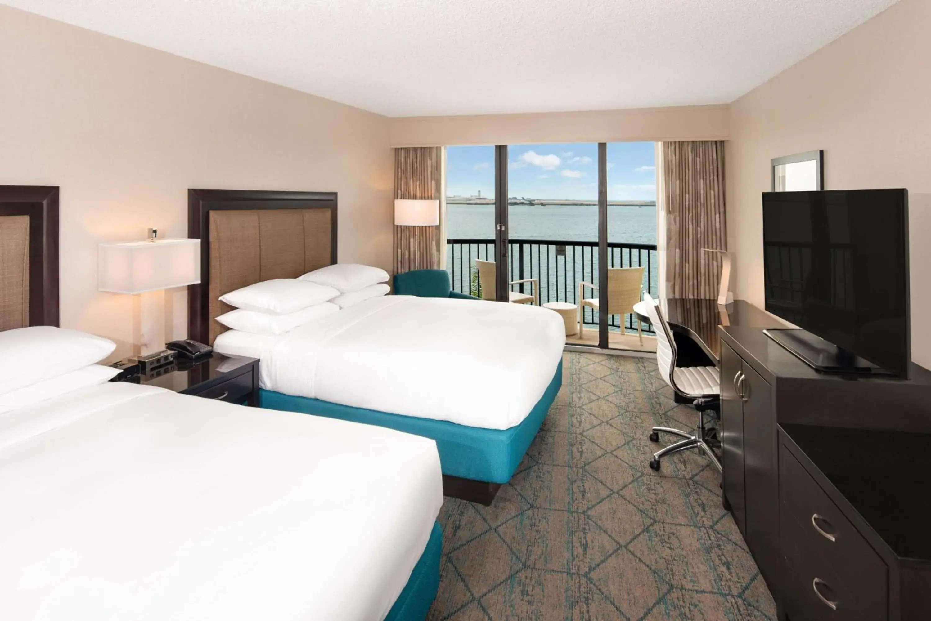 Bedroom, Bed in Hilton San Diego Airport/Harbor Island Bedroom, Bed in Hilton San Diego Airport/Harbor Island