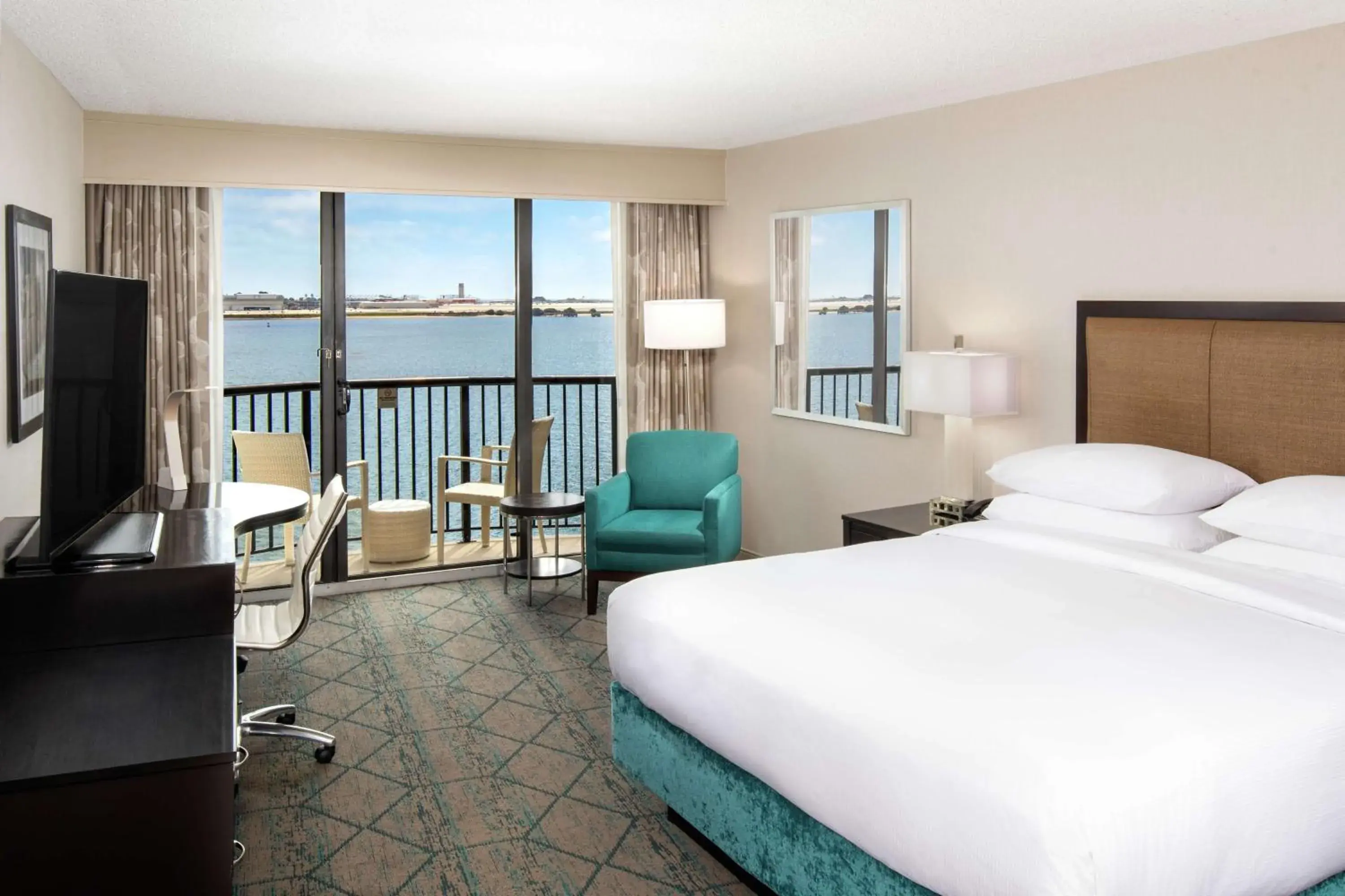 King Room with Harbor View in Hilton San Diego Airport/Harbor Island King Room with Harbor View in Hilton San Diego Airport/Harbor Island