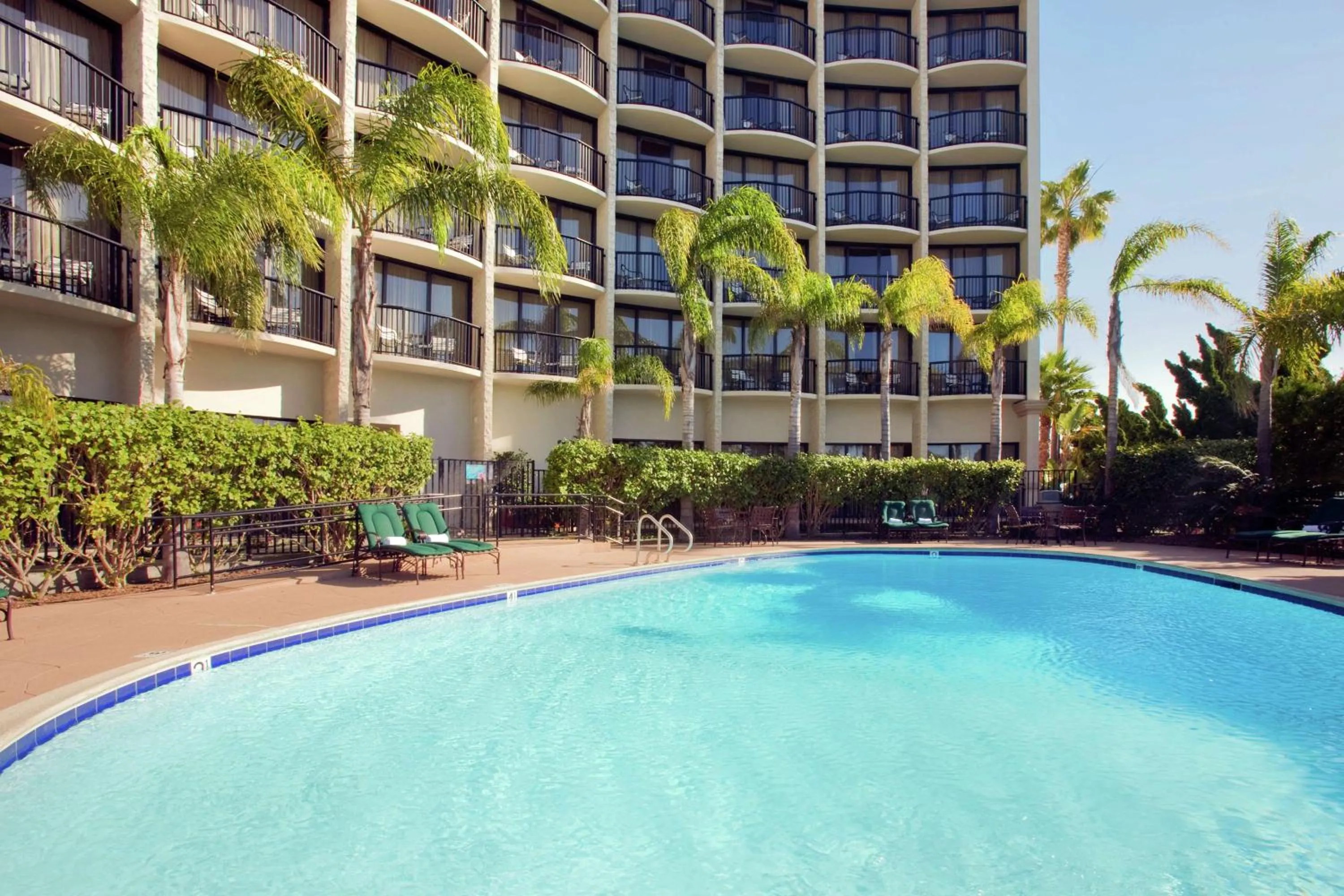 Pool view in Hilton San Diego Airport/Harbor Island