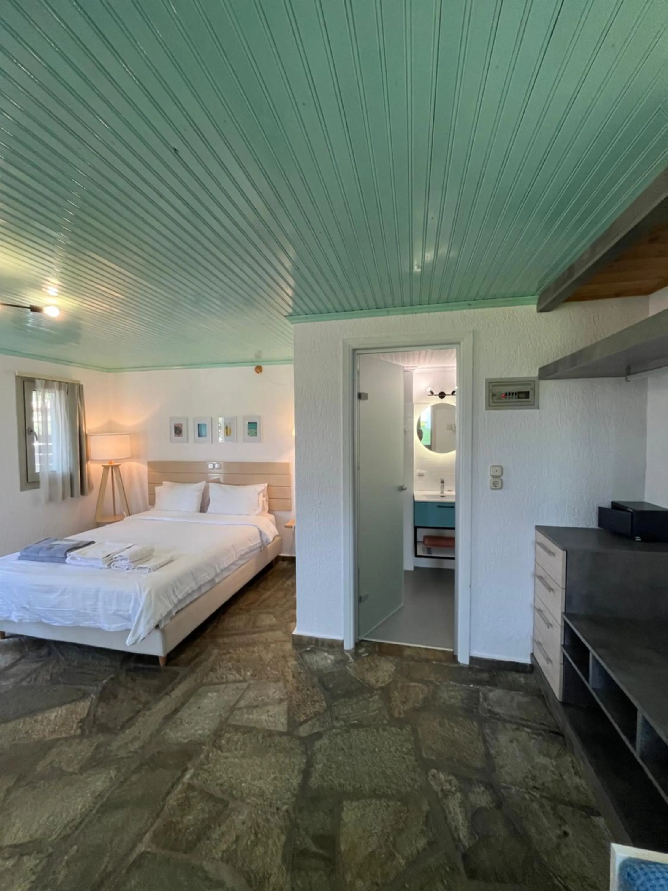 Bed in Panormos Beach Hotel Skopelos