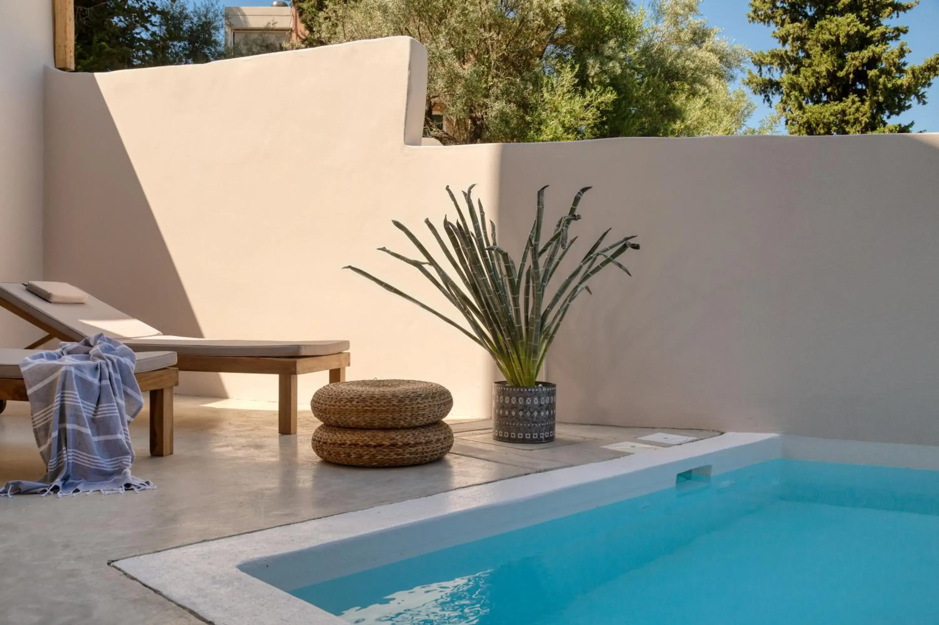 Swimming pool in Crystal Waters Swimming pool in Crystal Waters