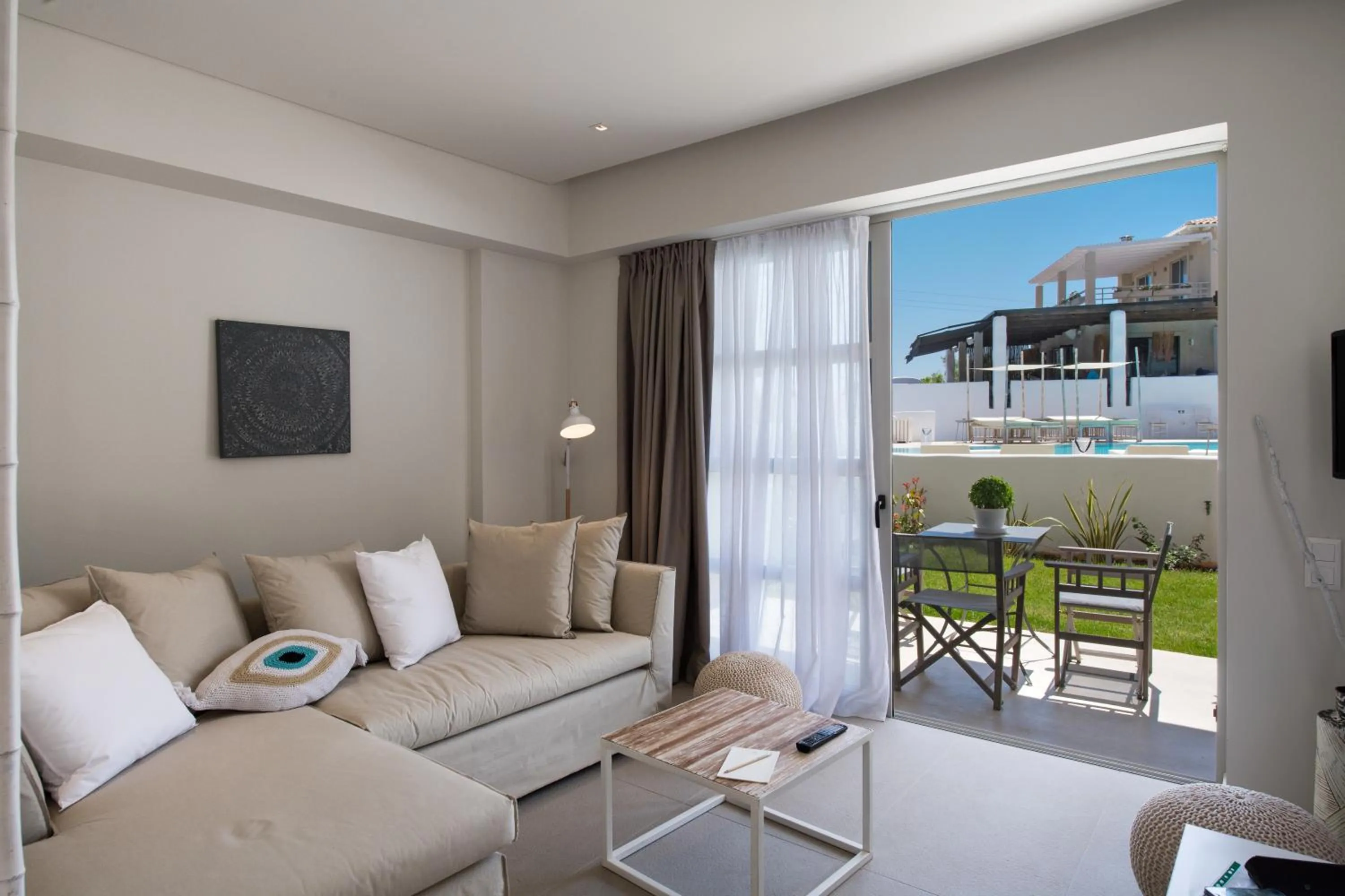 Seating area in Crystal Waters