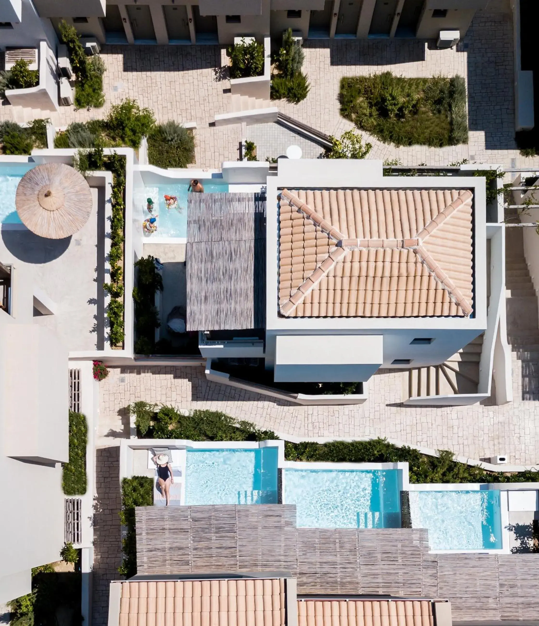 Property building in Crystal Waters Property building in Crystal Waters