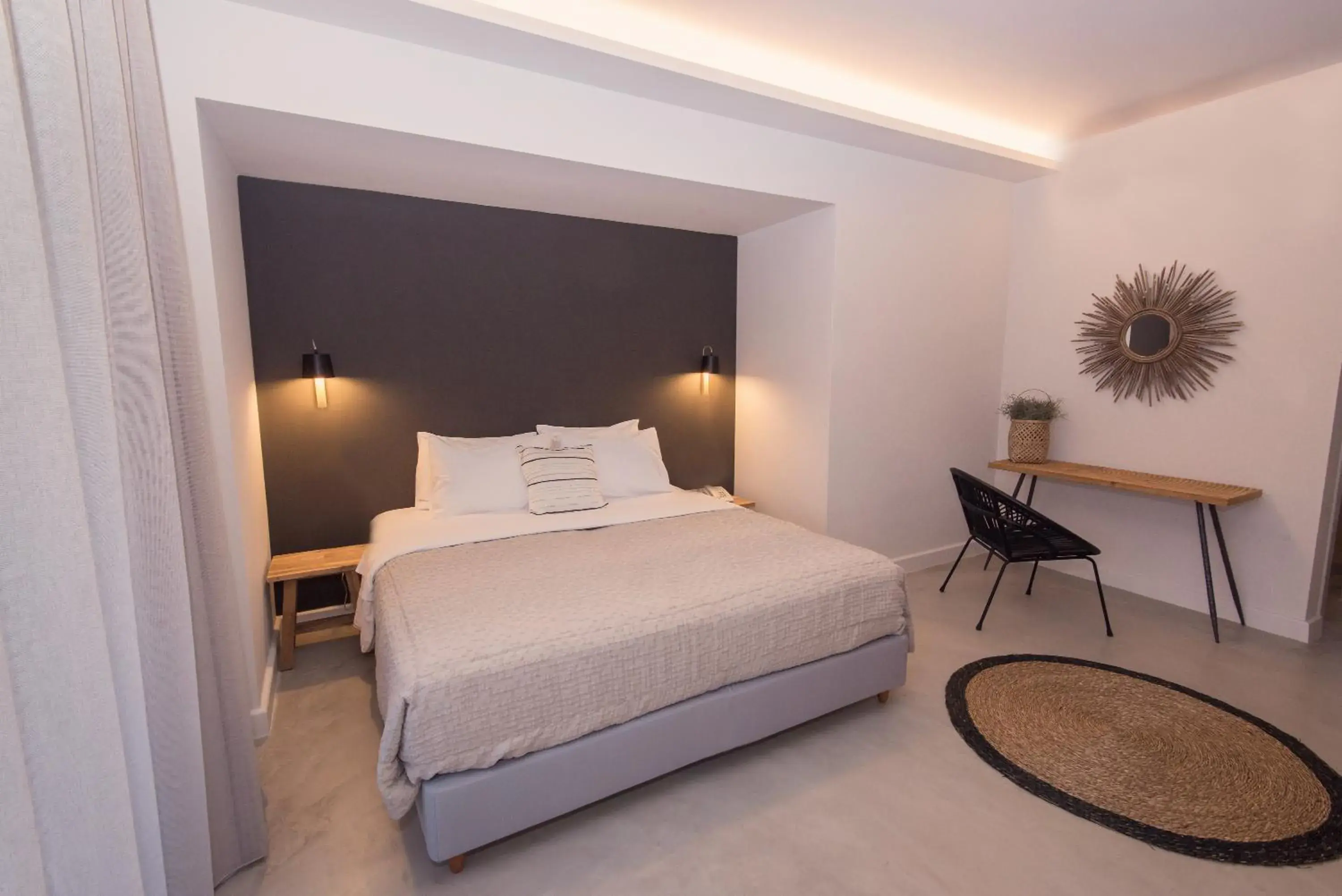 Elegant double sea view with private pool in Crystal Waters Elegant double sea view with private pool in Crystal Waters