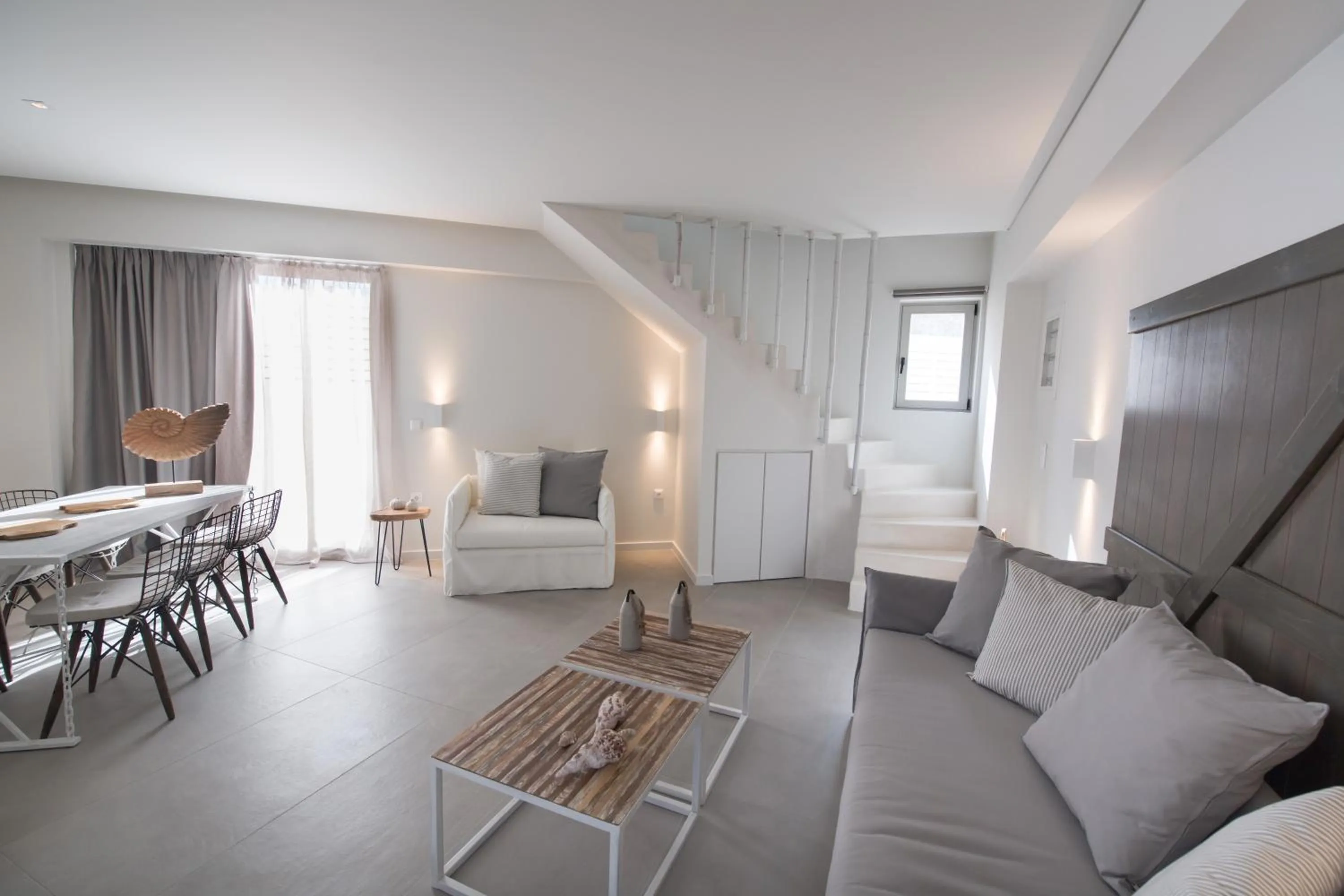 Dining area in Crystal Waters