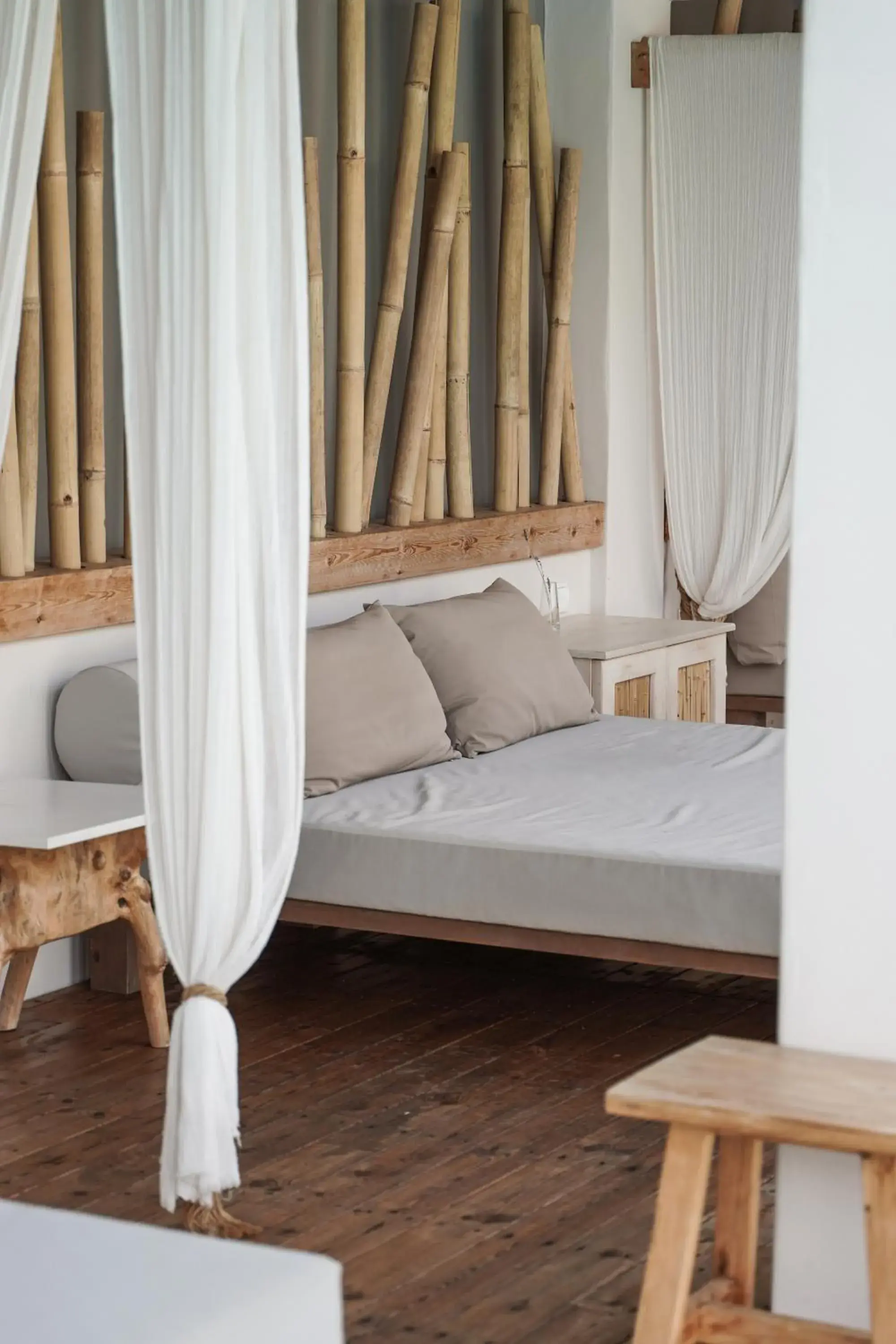 Swimming pool, Bed in Crystal Waters Swimming pool, Bed in Crystal Waters