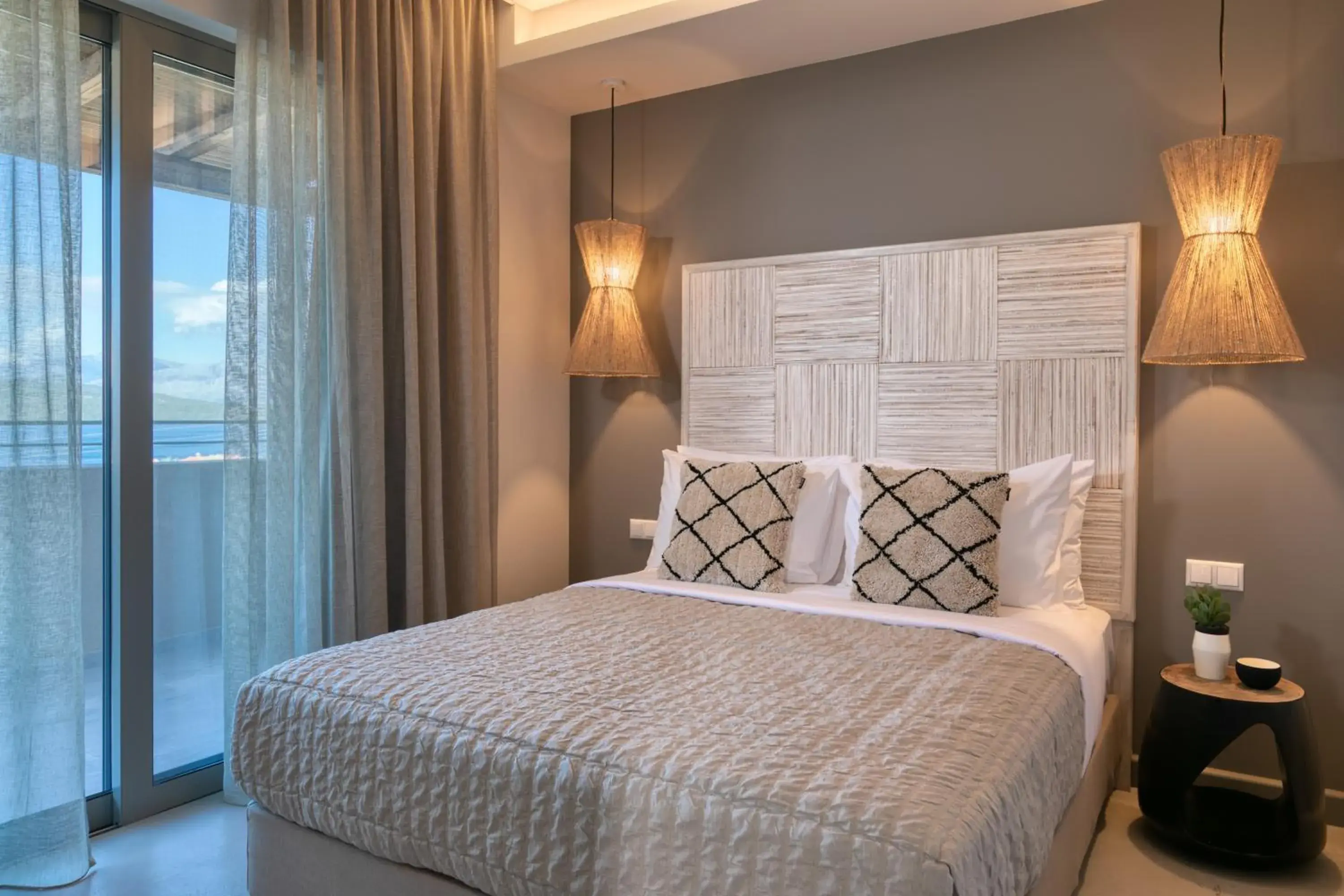 Bed in Crystal Waters Bed in Crystal Waters