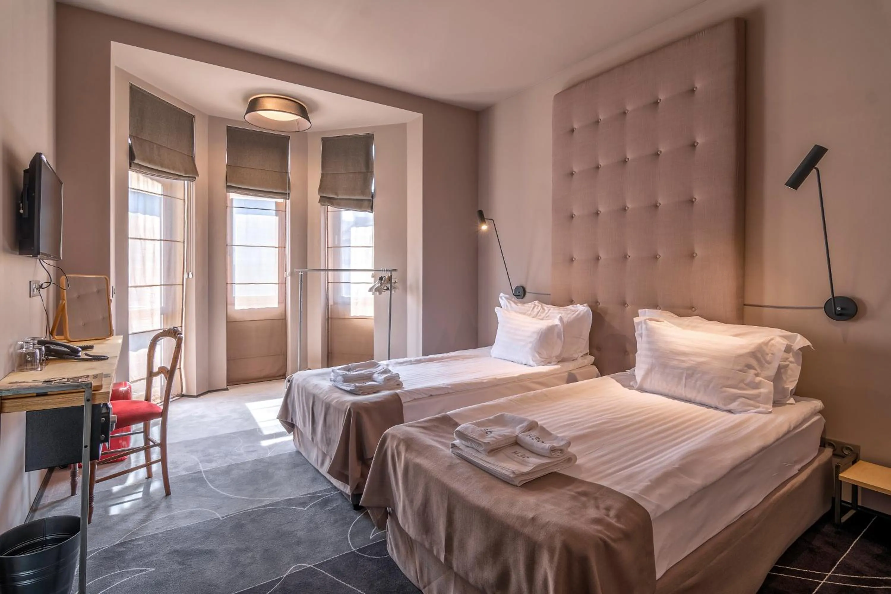 Photo of the whole room, Bed in Design Hotel 36