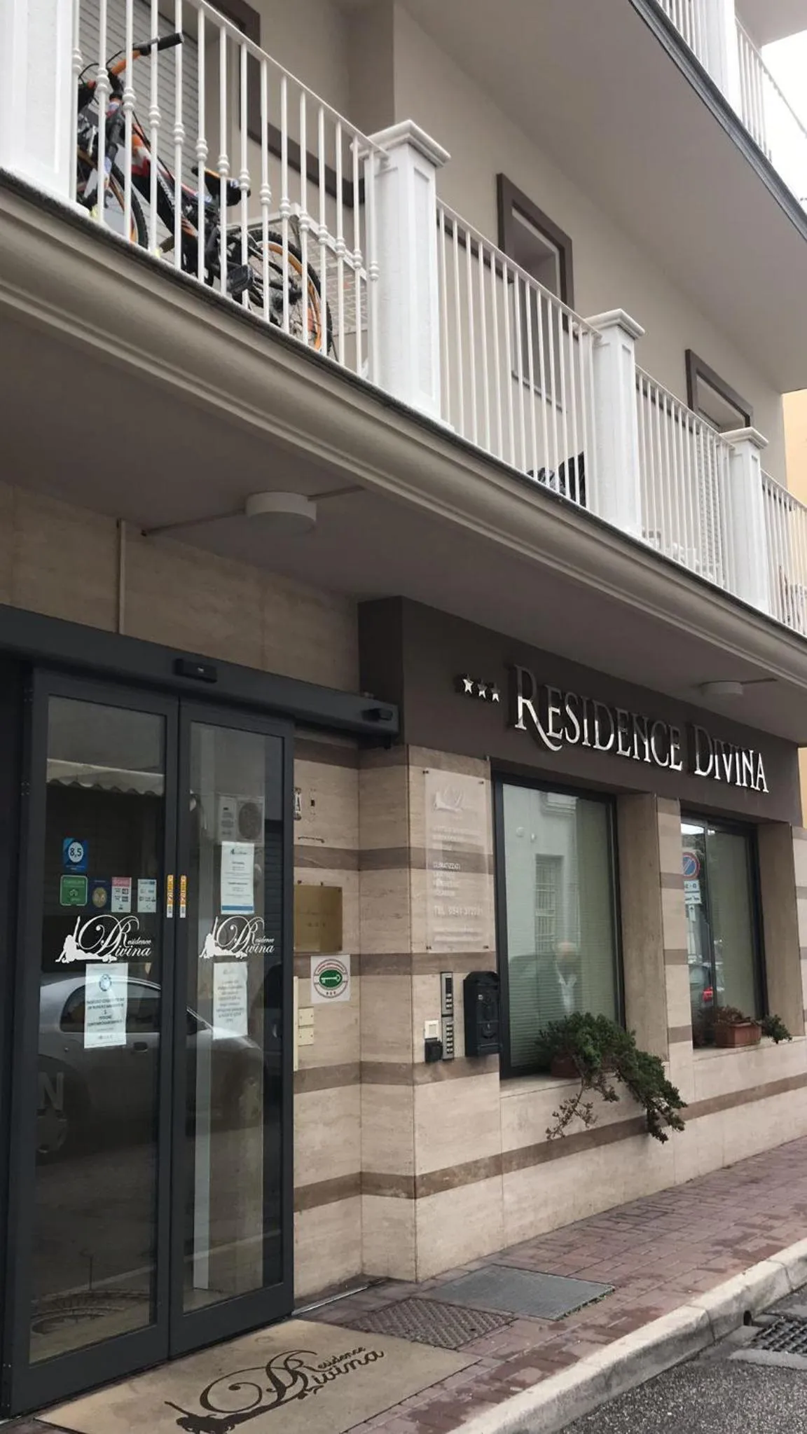 Facade/entrance in Residence Divina