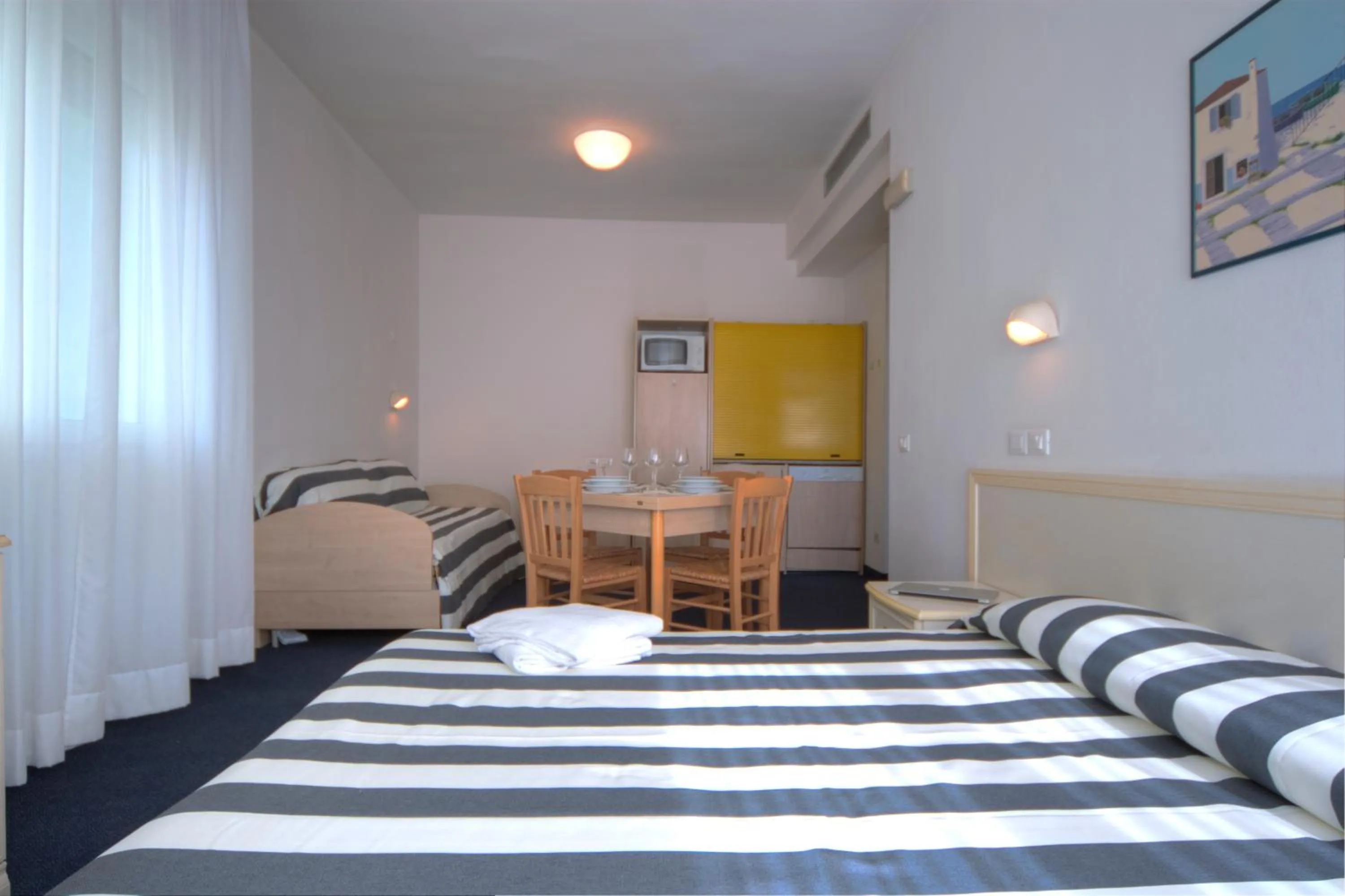 Photo of the whole room, Bed in Residence Divina