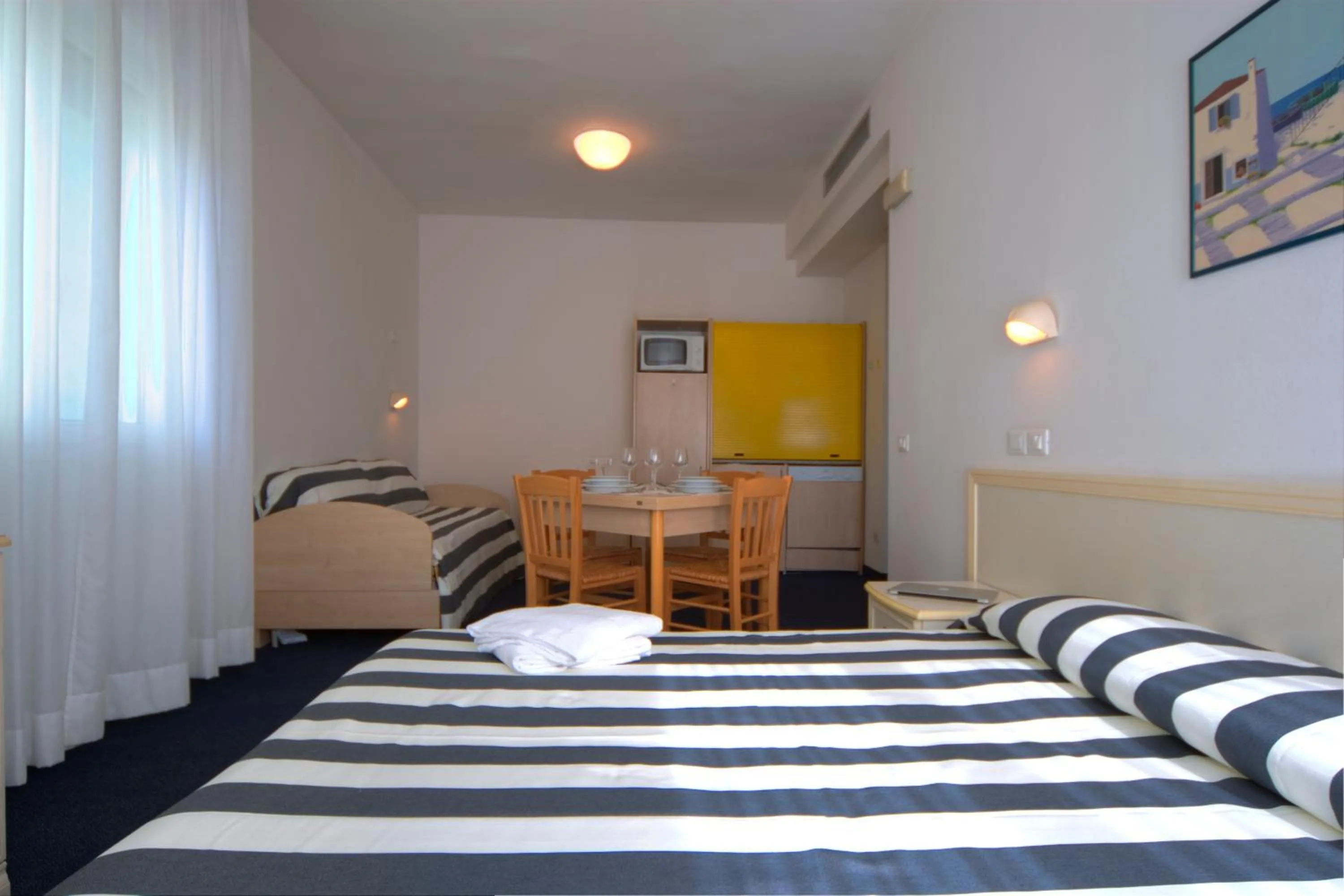 Photo of the whole room, Bed in Residence Divina