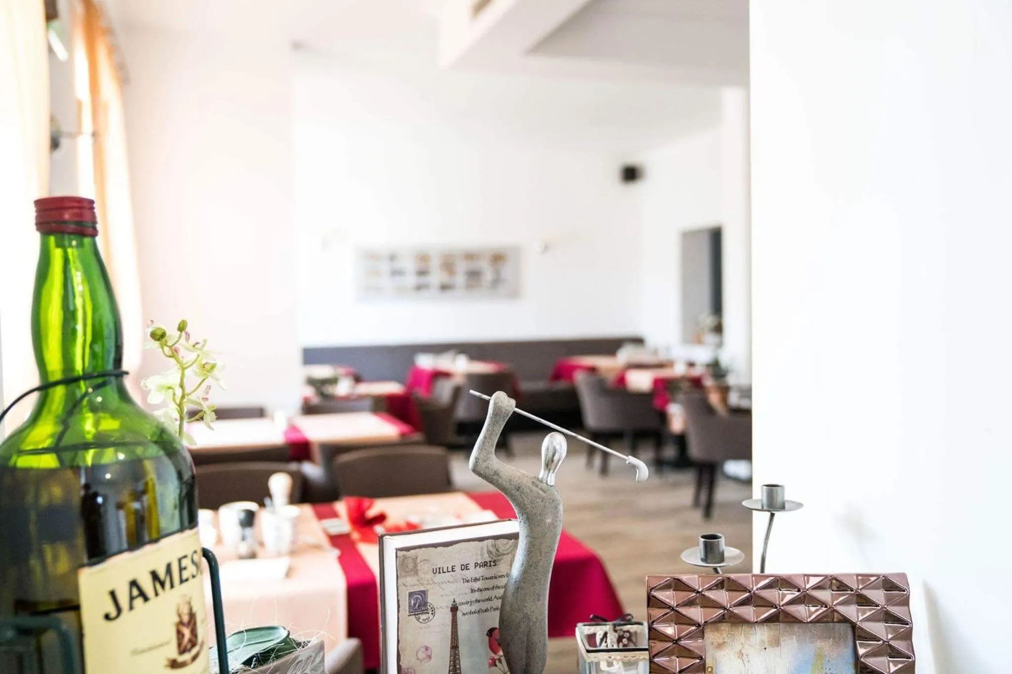 Restaurant/places to eat in Pension & Restaurant La Amalia