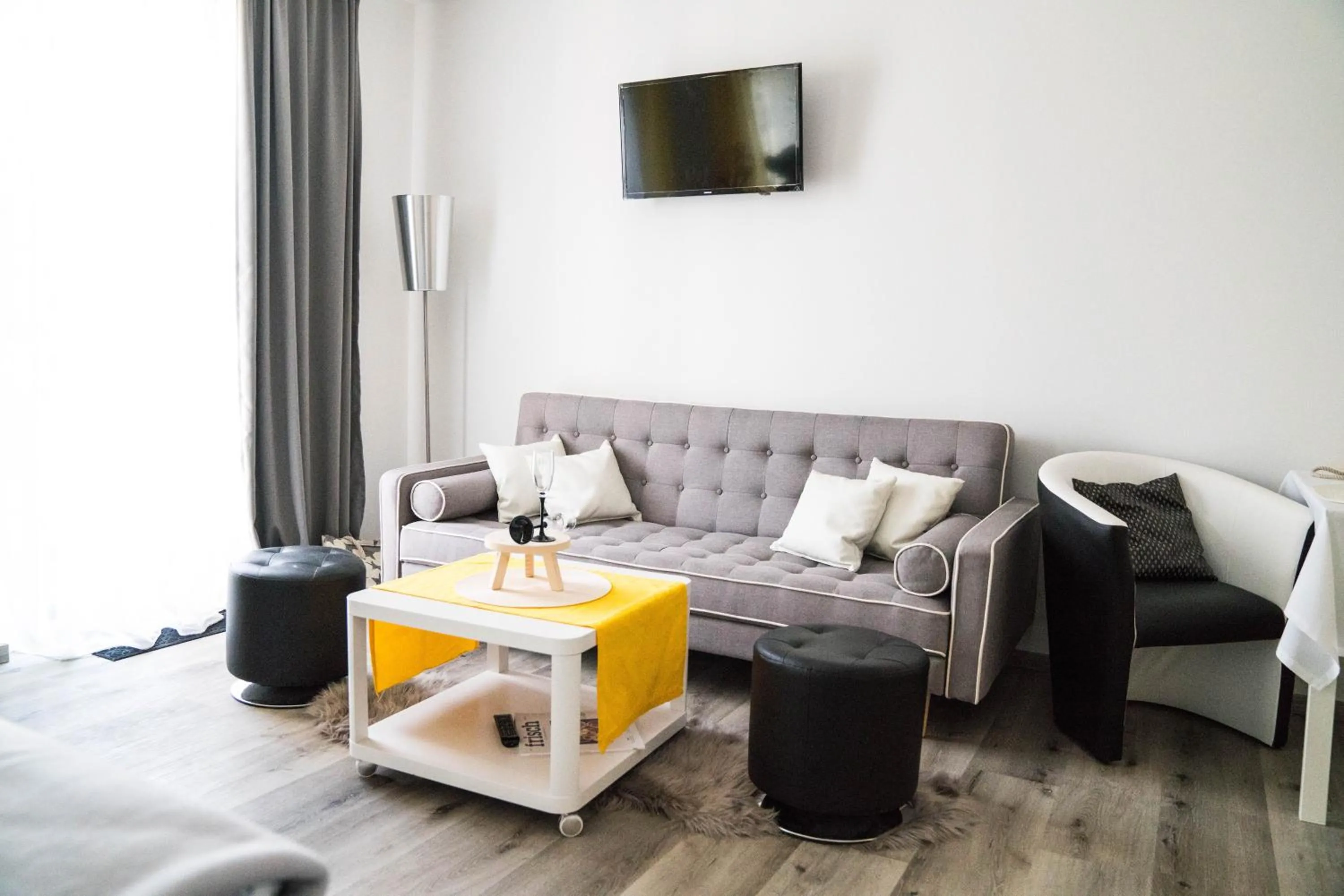 Communal lounge/ TV room in Pension & Restaurant La Amalia