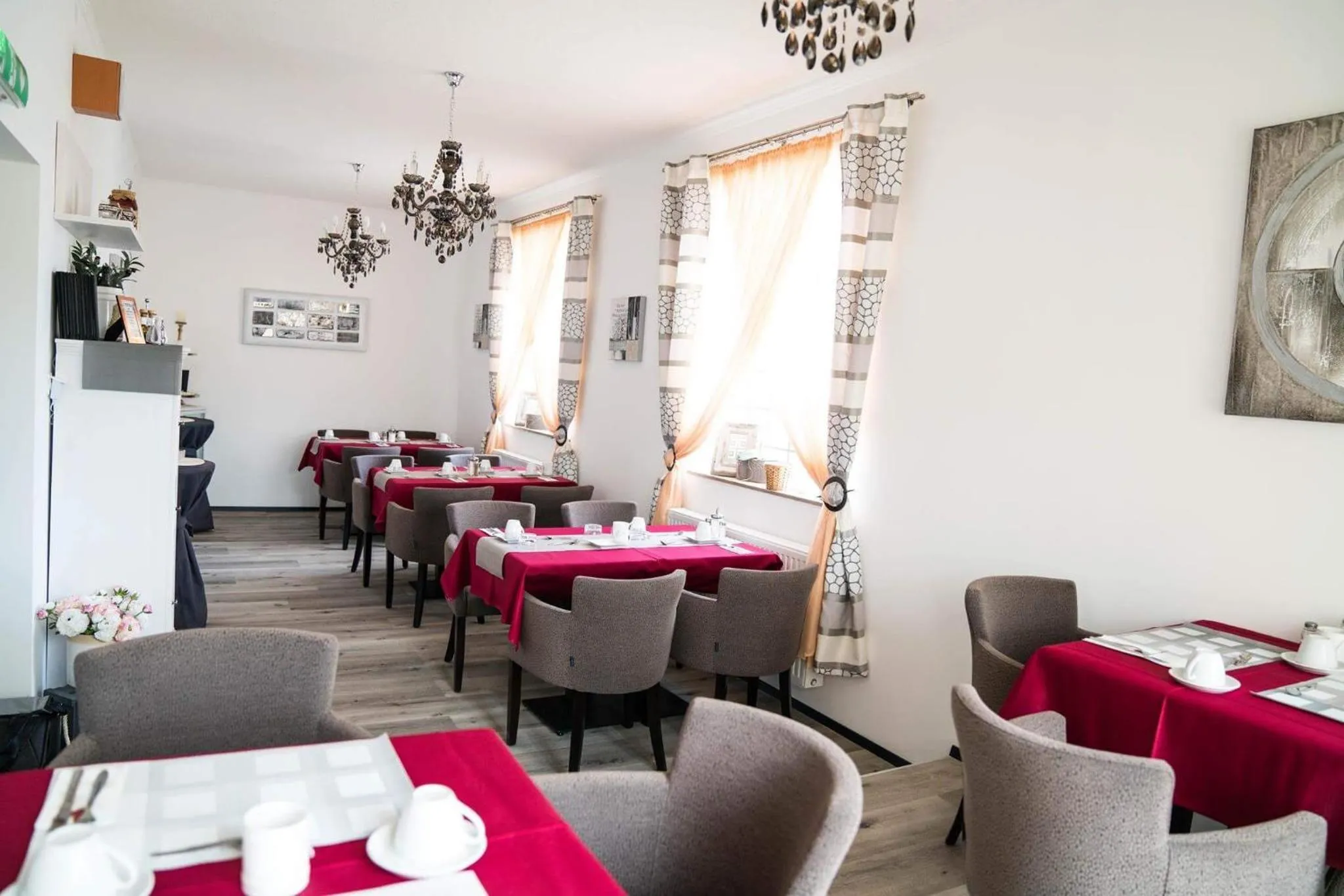 Restaurant/places to eat in Pension & Restaurant La Amalia