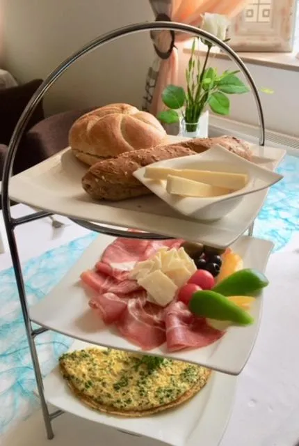 Breakfast in Pension & Restaurant La Amalia