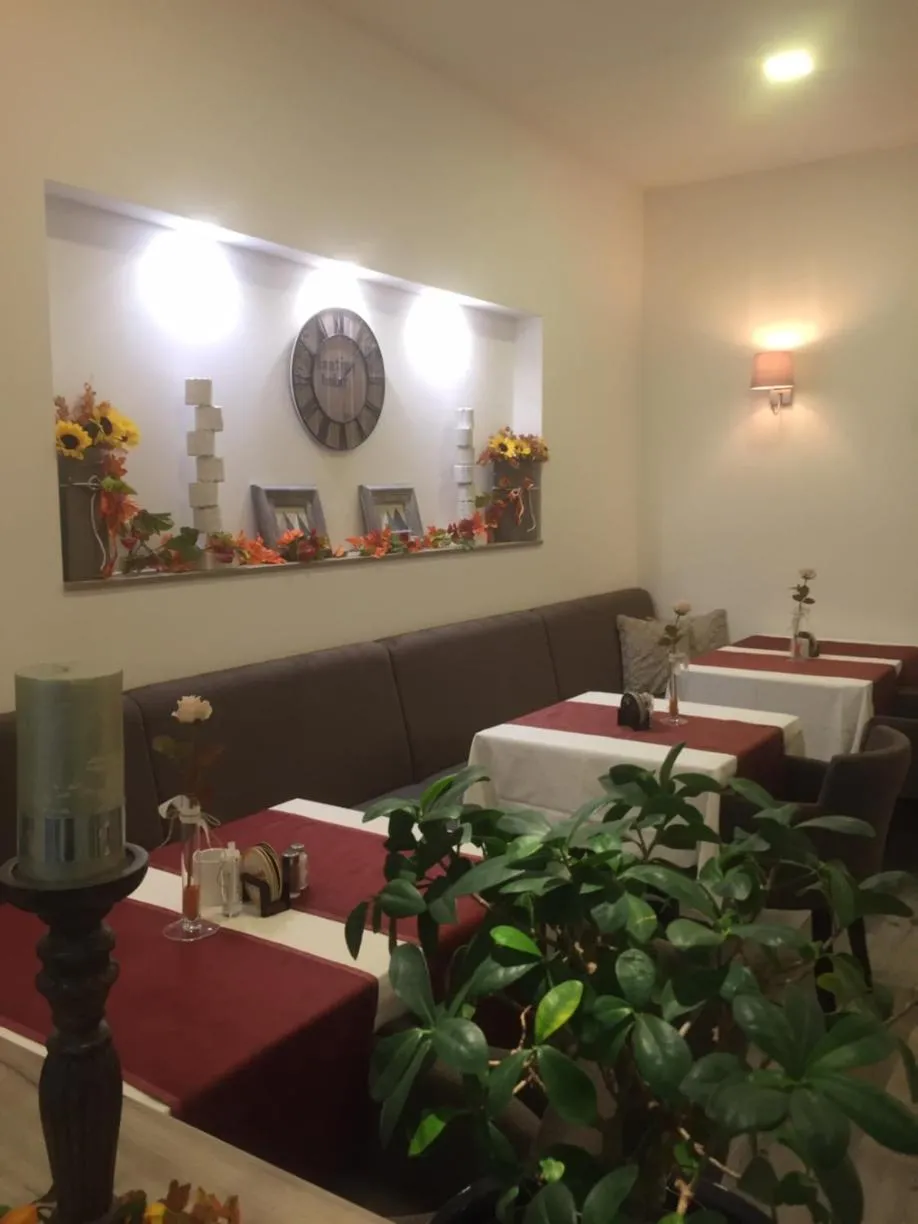 Restaurant/places to eat in Pension & Restaurant La Amalia