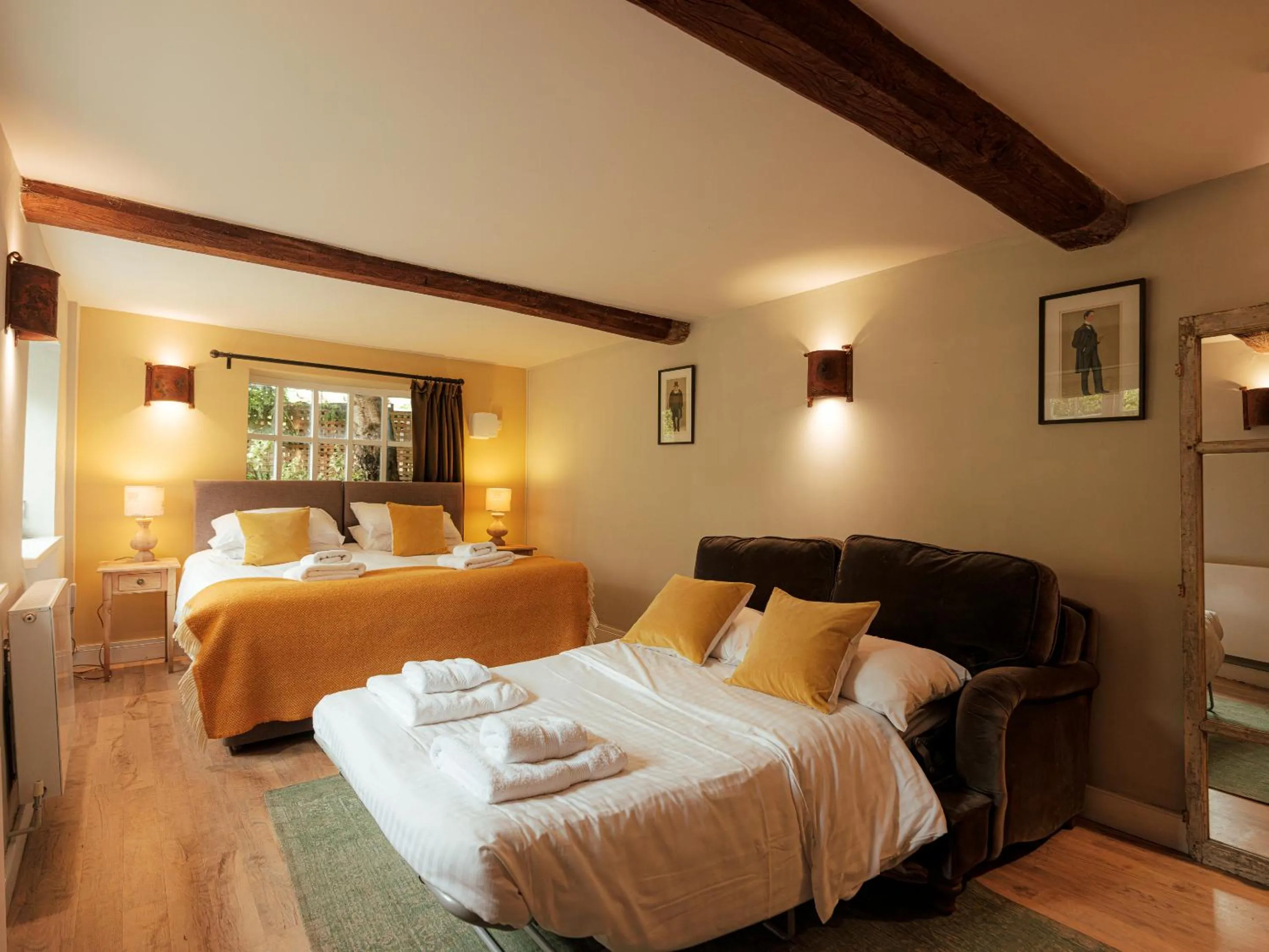 Bedroom, Bed in New Inn at Coln