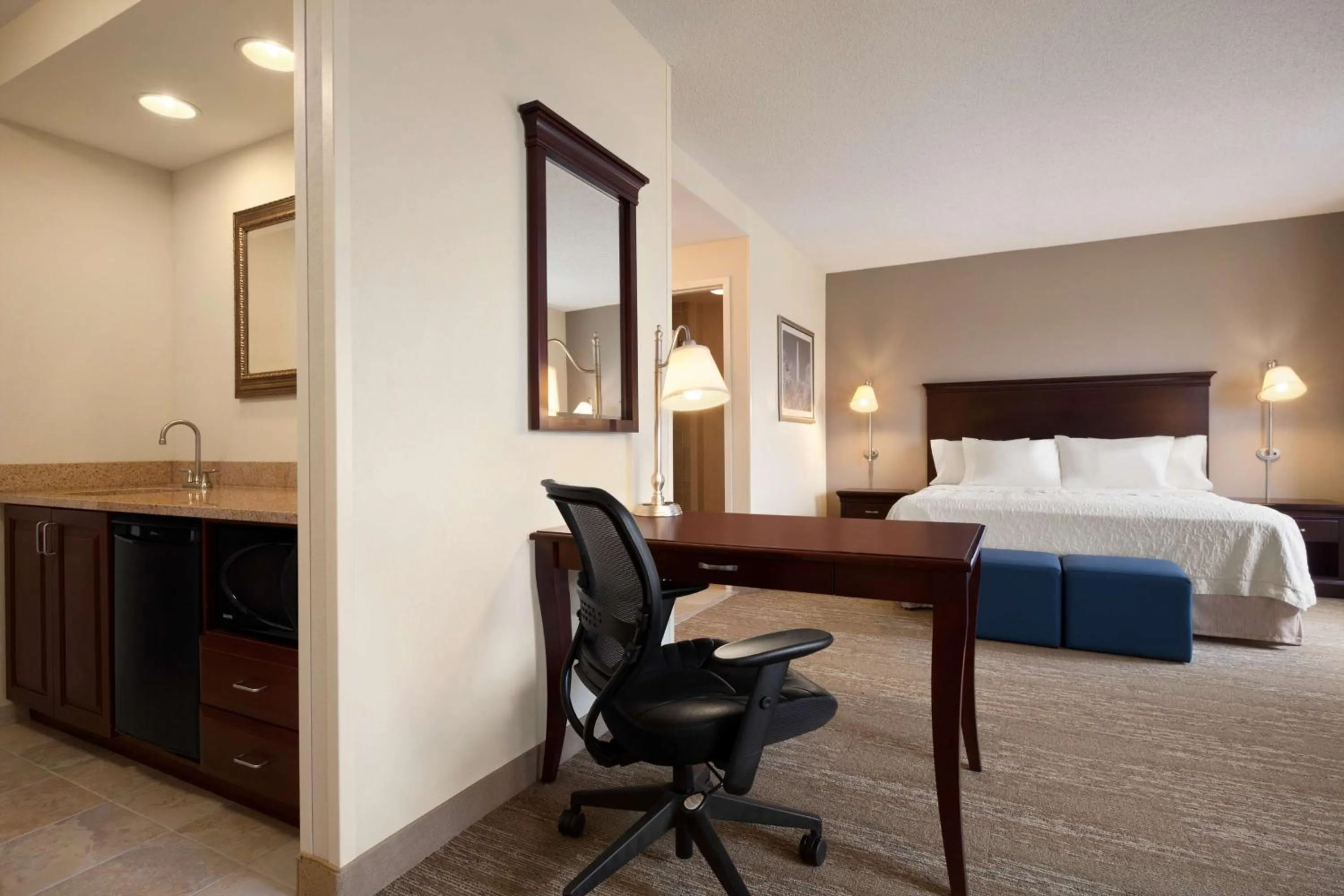 Bedroom, Bed in Hampton Inn & Suites Washington-Dulles International Airport
