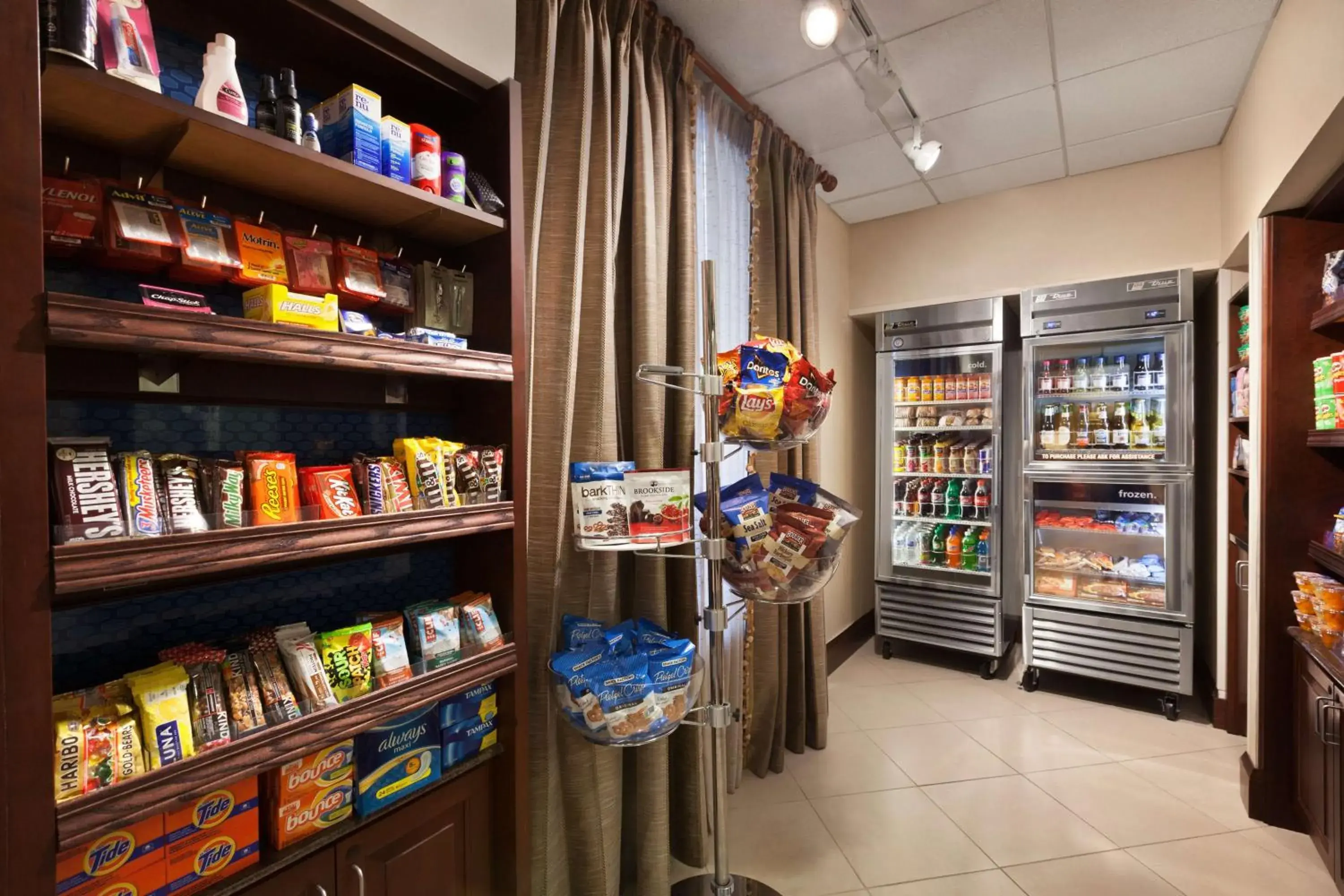 Restaurant/places to eat in Hampton Inn & Suites Washington-Dulles International Airport Restaurant/places to eat in Hampton Inn & Suites Washington-Dulles International Airport