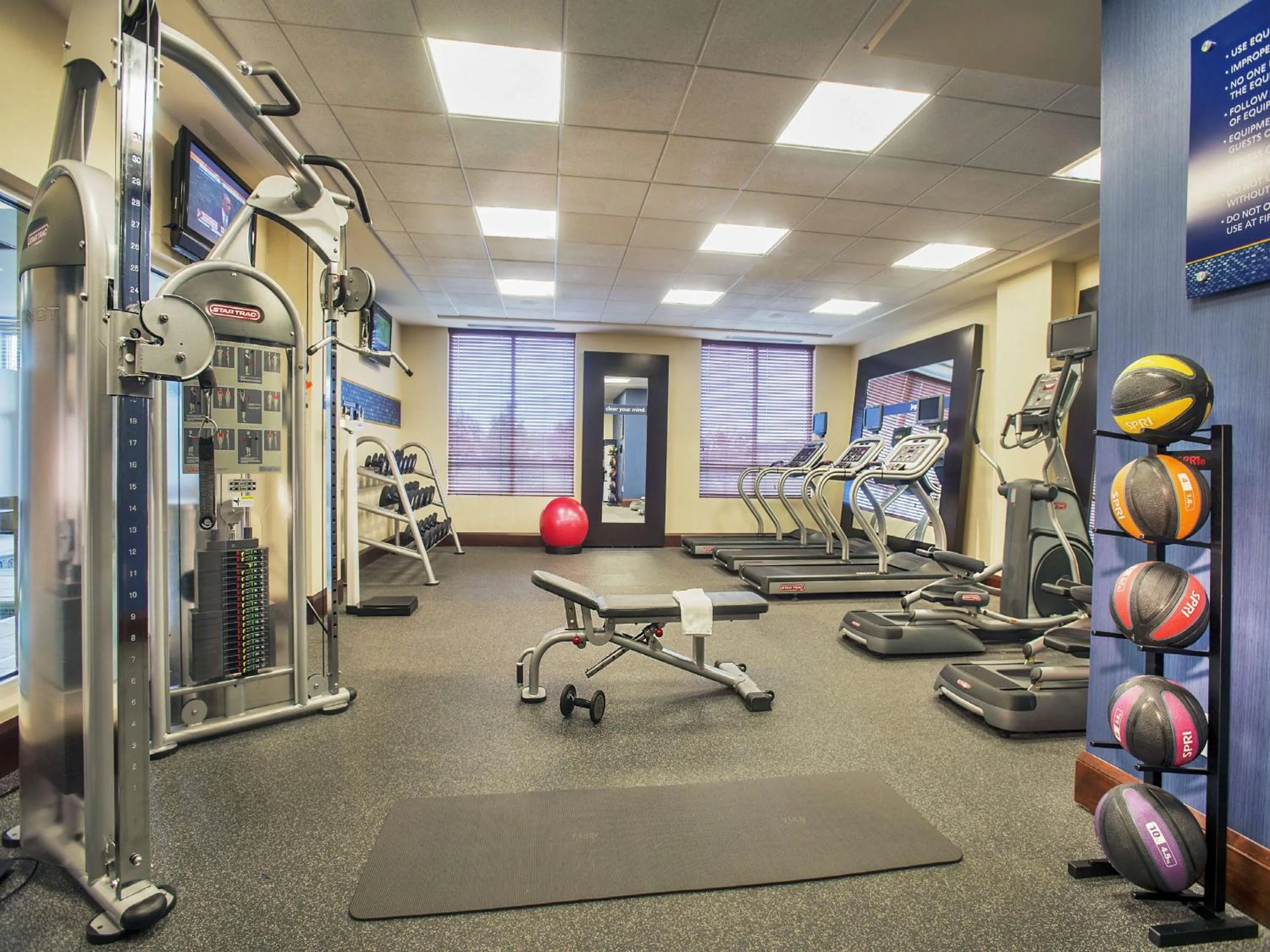 Fitness centre/facilities in Hampton Inn & Suites Washington-Dulles International Airport