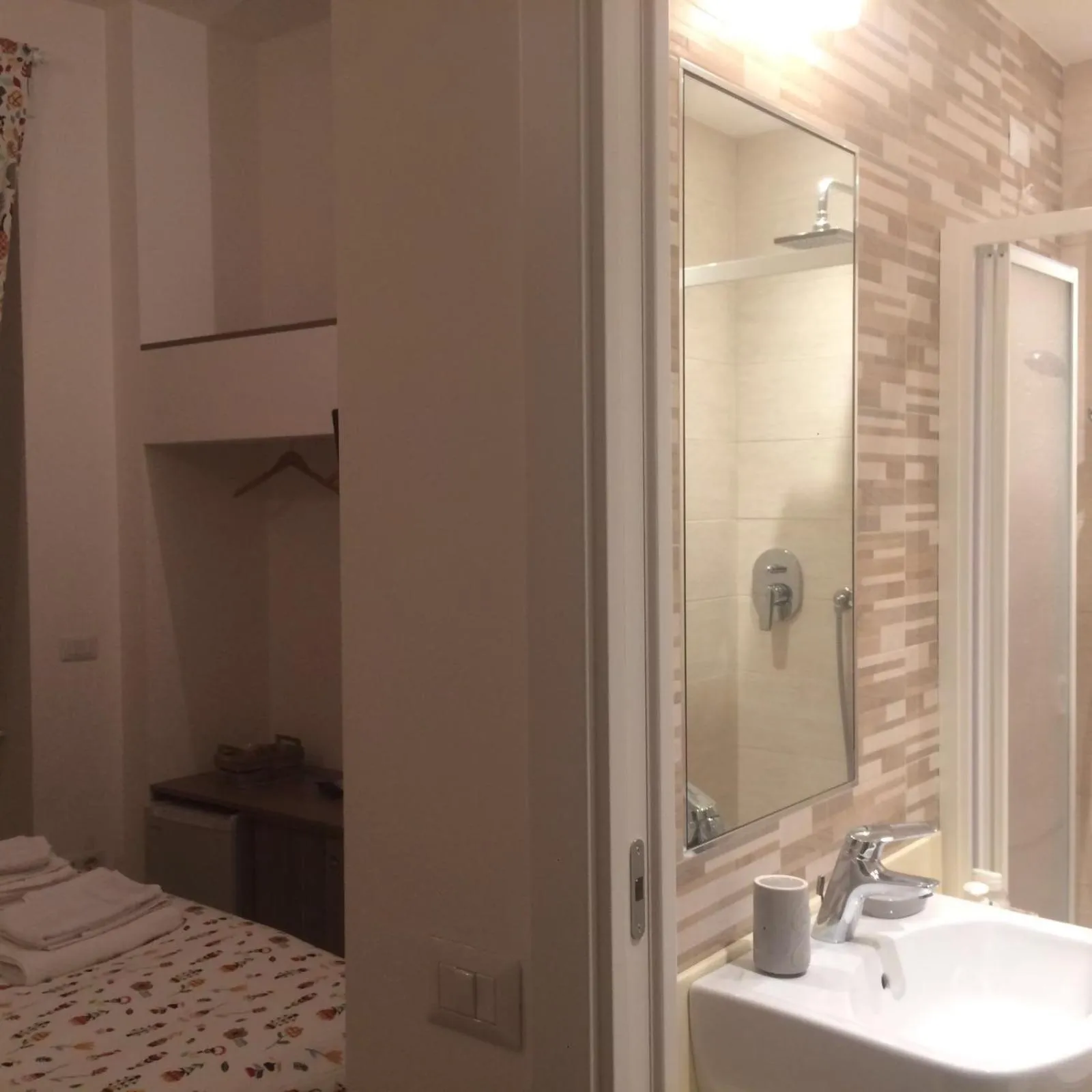 Photo of the whole room in B&B Via Fontana Milano