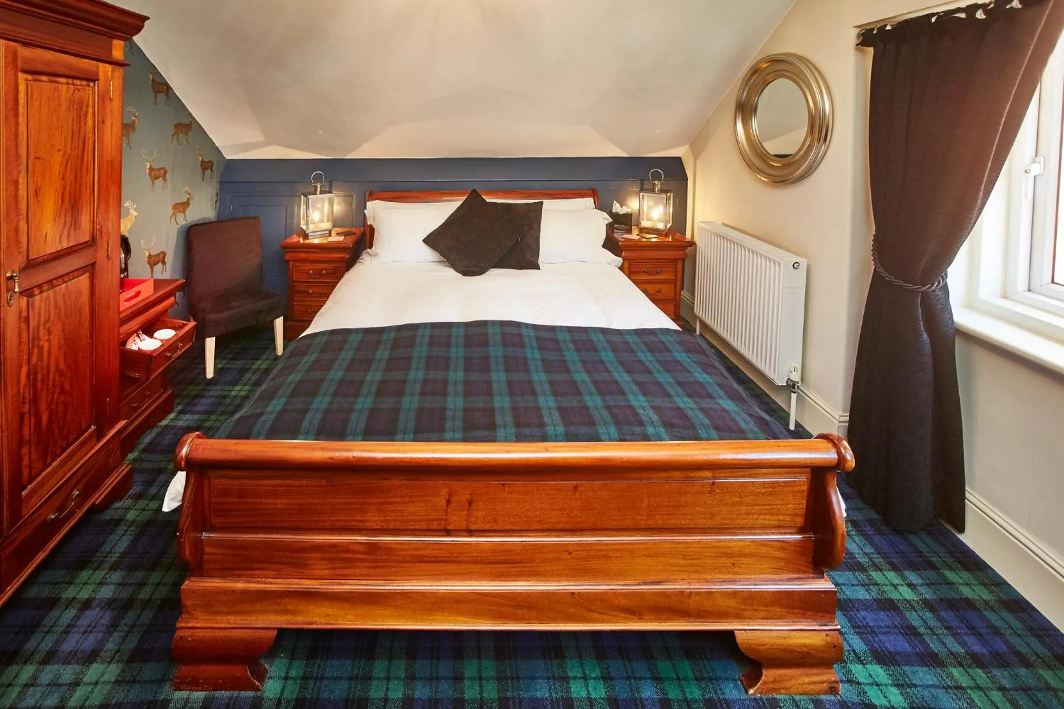 Photo of the whole room, Bed in Dillons of Whitby