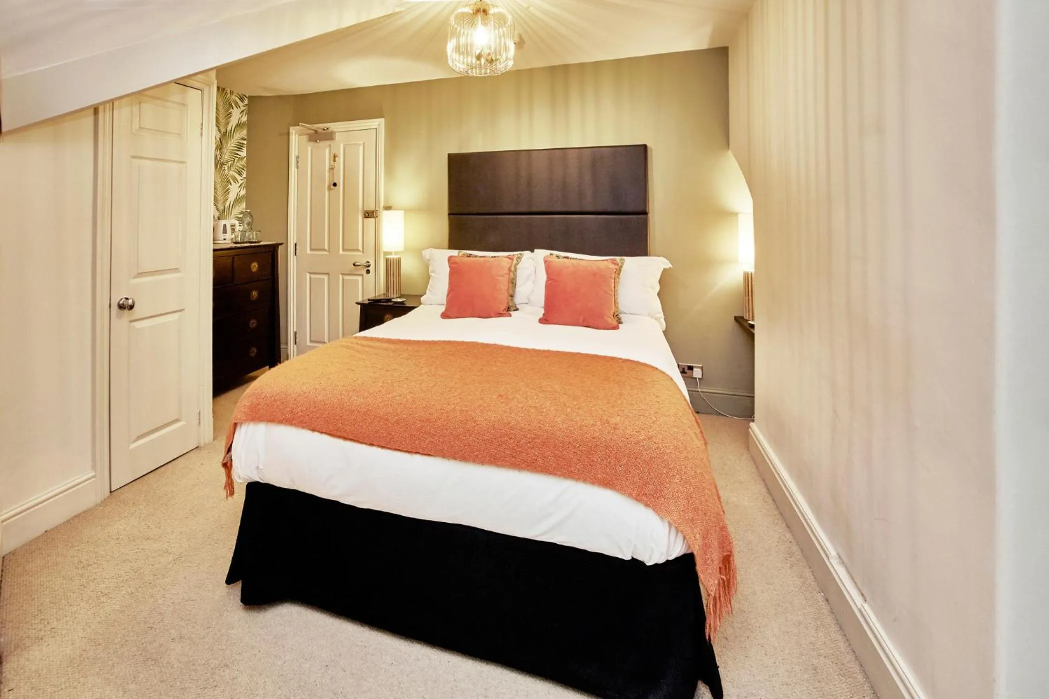 Photo of the whole room, Bed in Dillons of Whitby