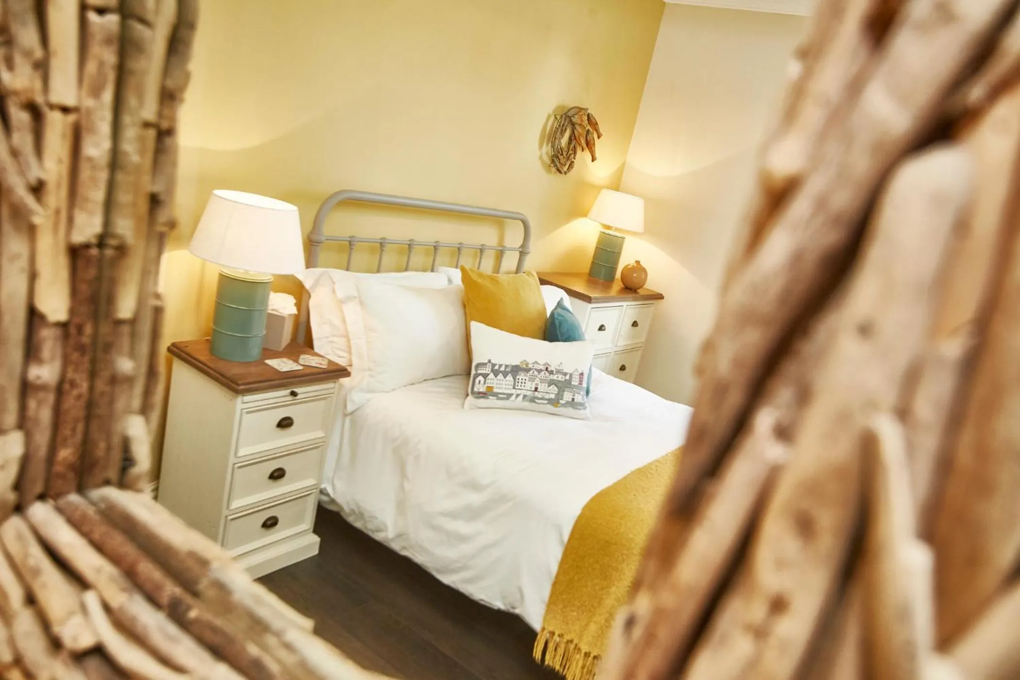 Photo of the whole room, Bed in Dillons of Whitby