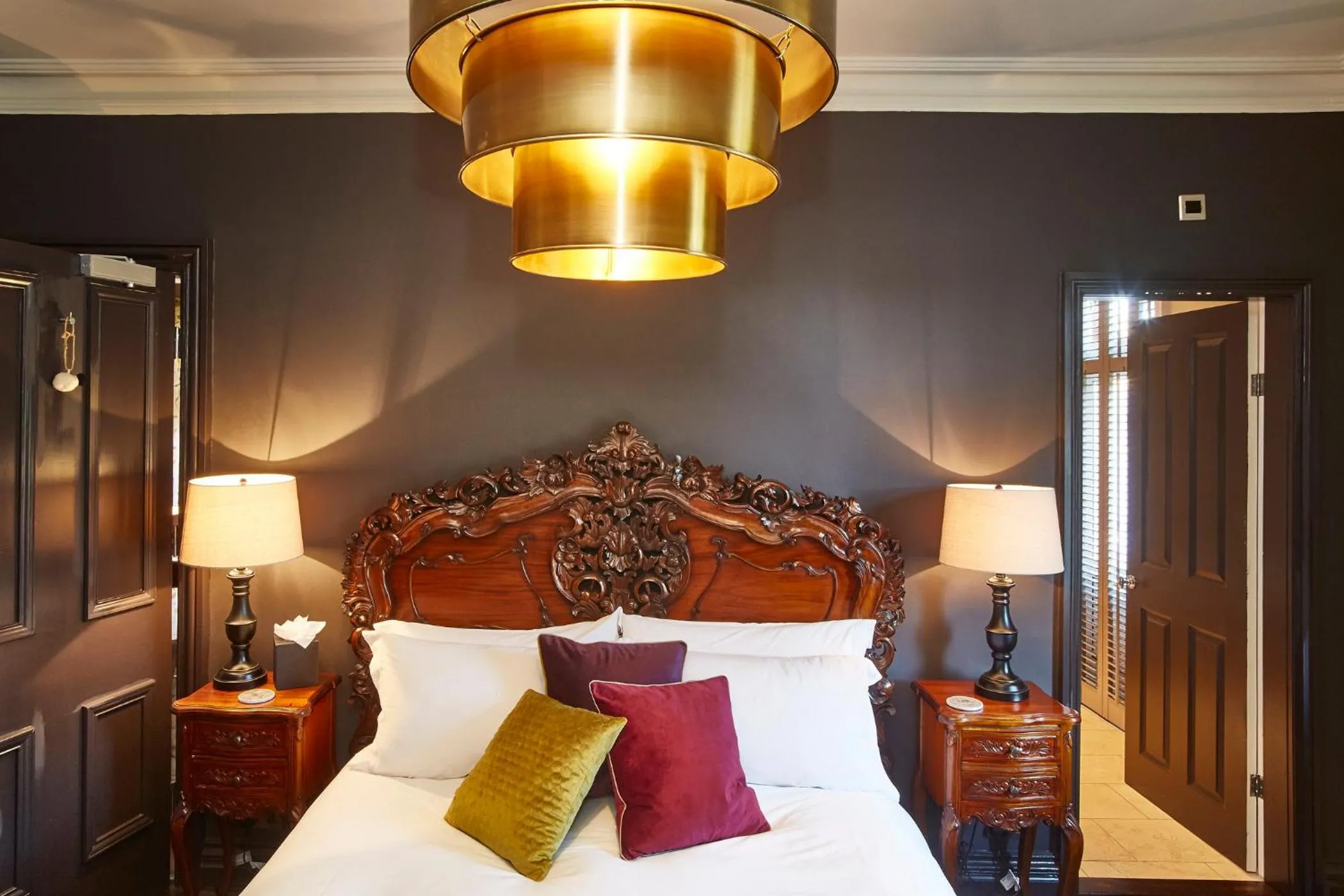 Photo of the whole room, Bed in Dillons of Whitby