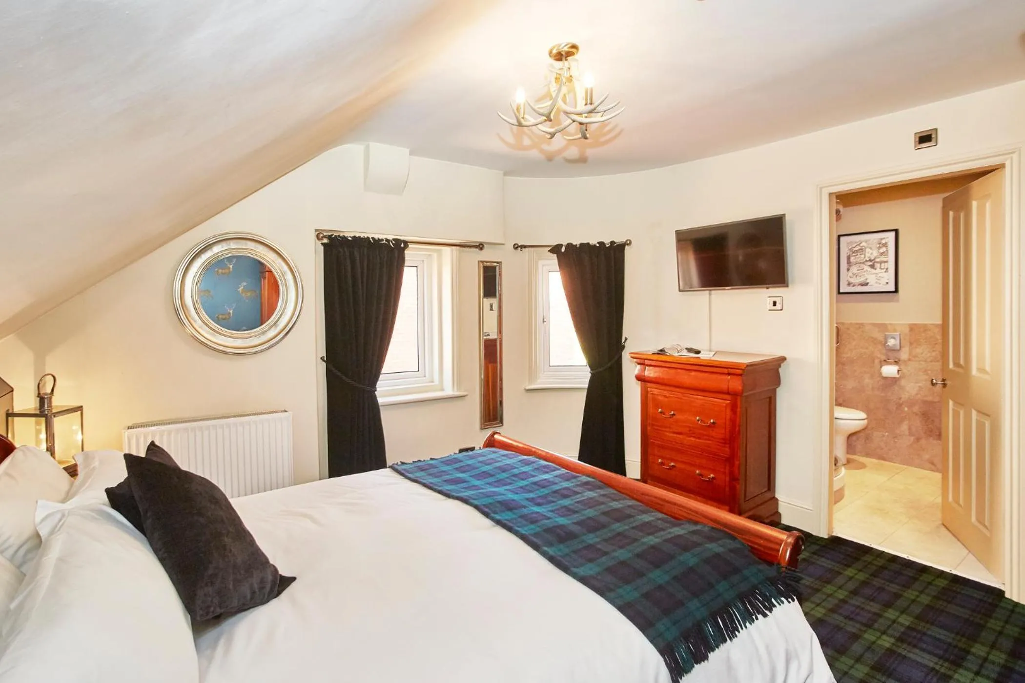 Photo of the whole room, Bed in Dillons of Whitby