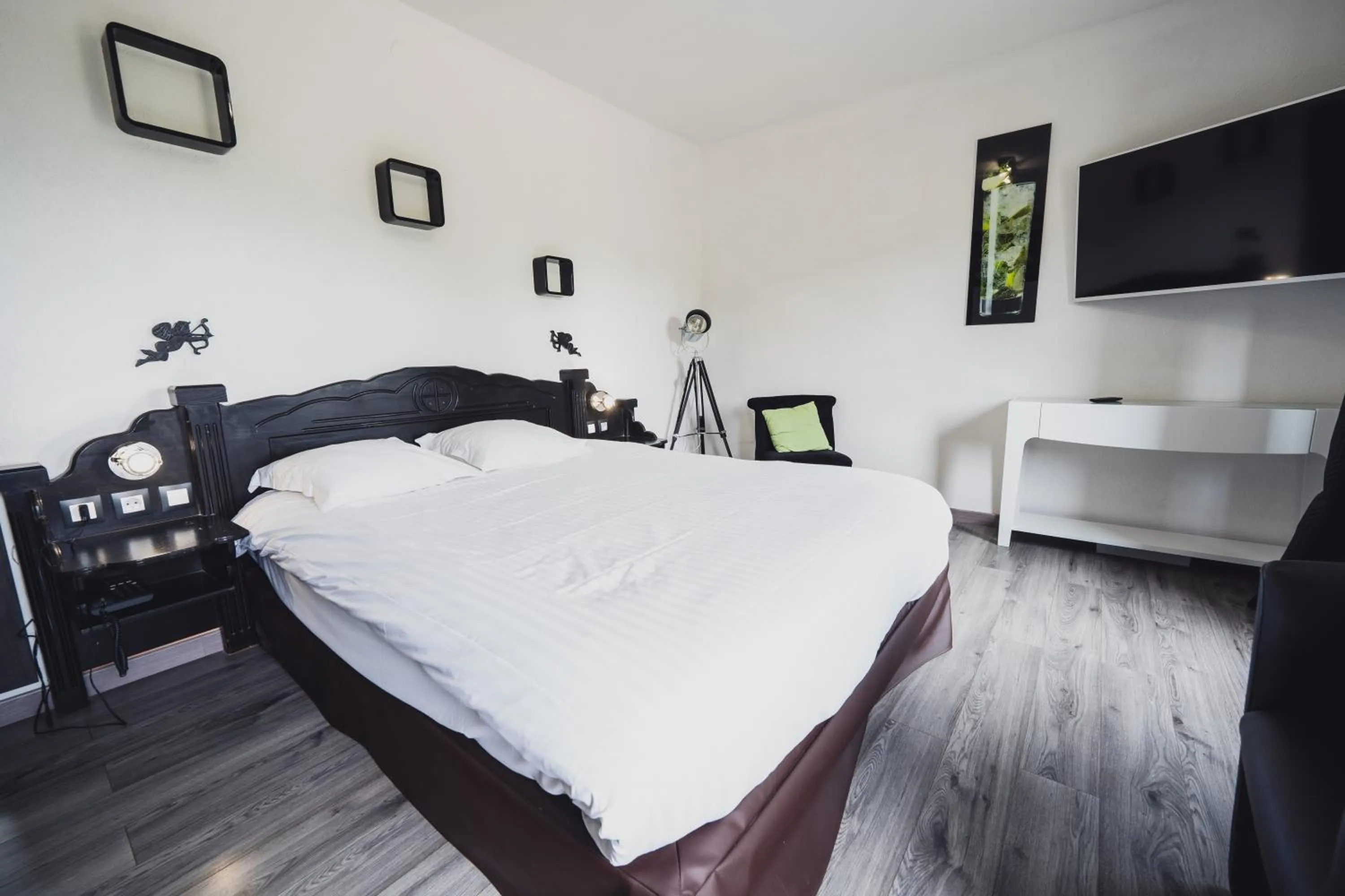 Bed in Hotel Du Donon