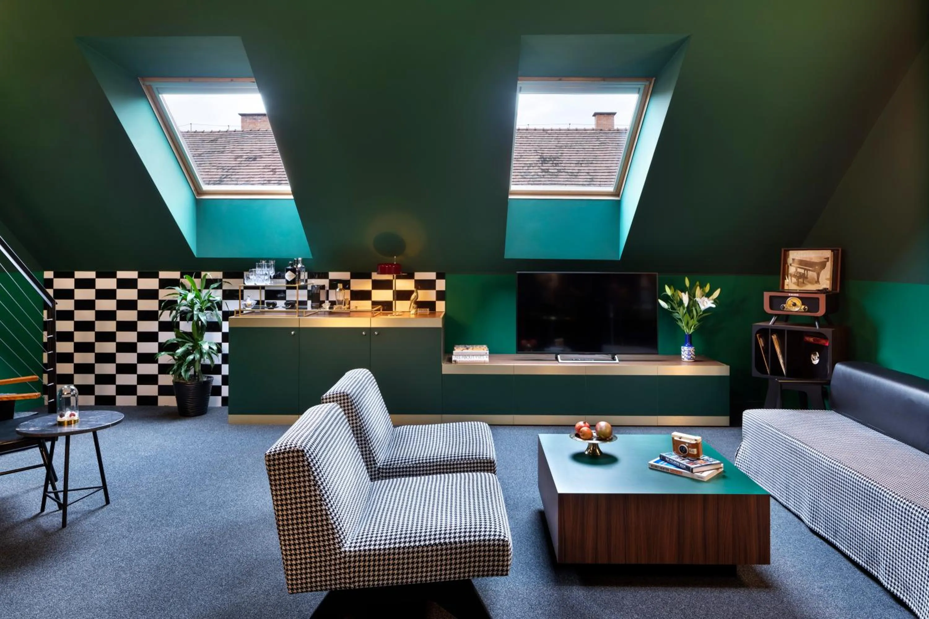 TV and multimedia in Stories Boutique Hotel