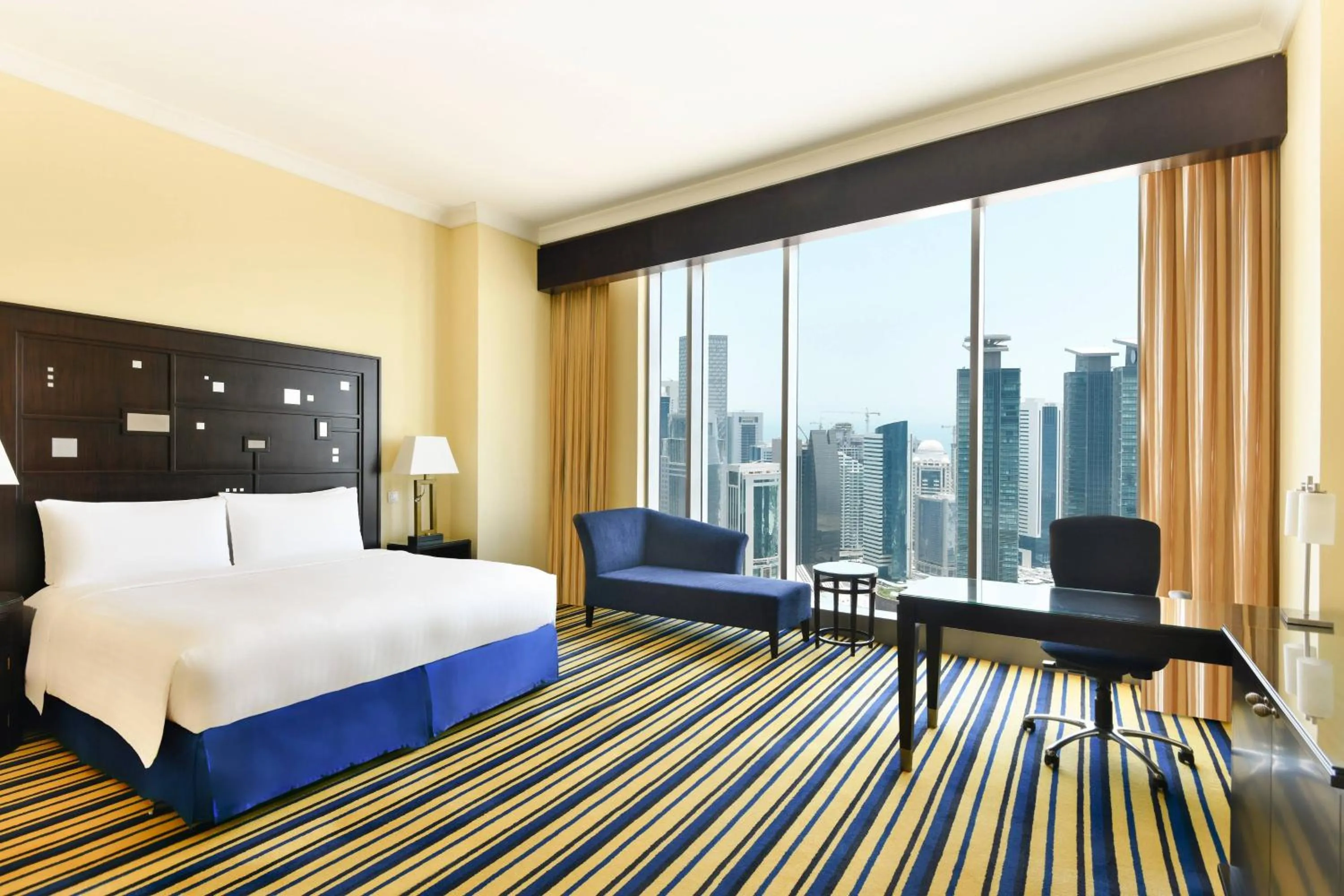 Photo of the whole room, Bed in Marriott Marquis City Center Doha Hotel