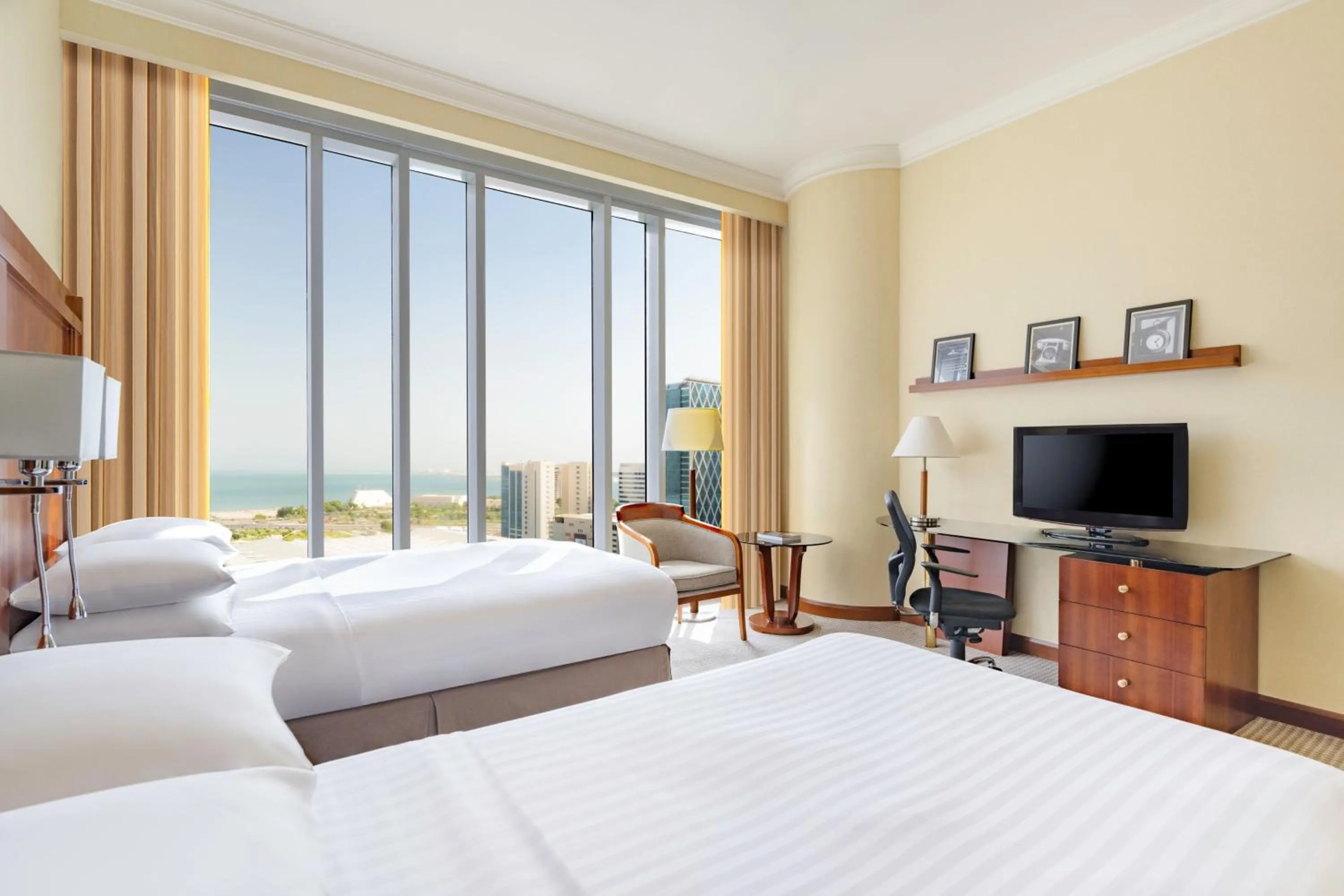 Photo of the whole room, Bed in Marriott Marquis City Center Doha Hotel