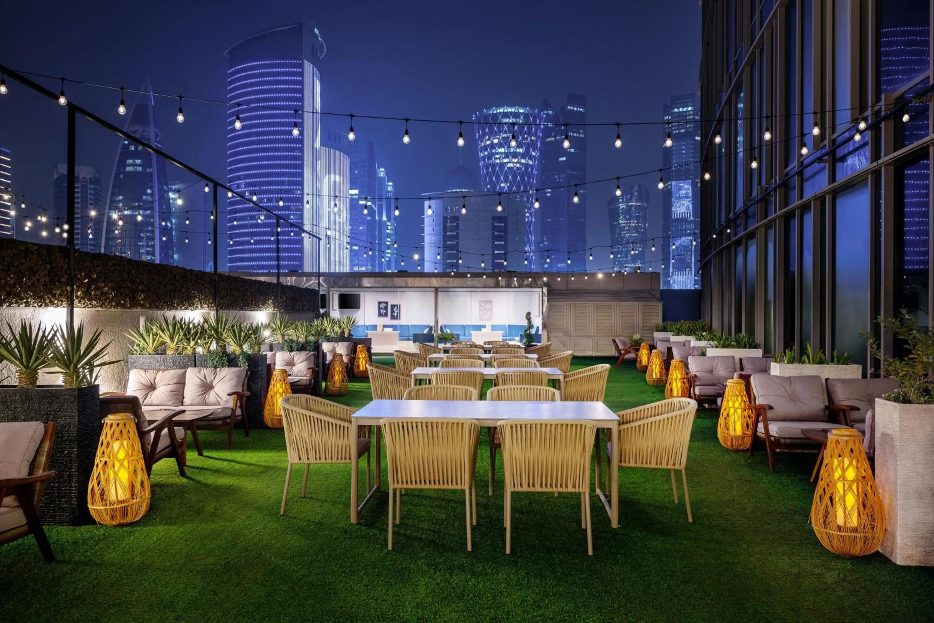 Lounge or bar in Marriott Marquis City Center Doha Hotel