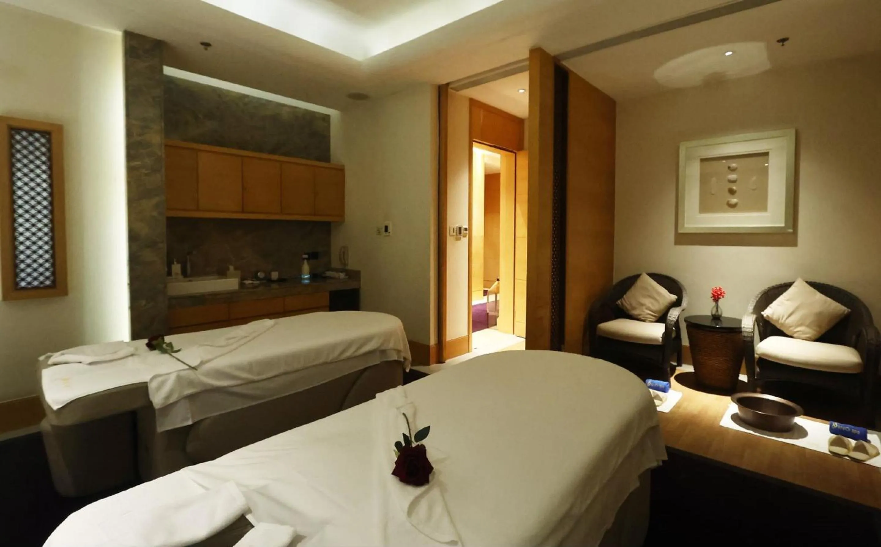 Spa and wellness centre/facilities, Bed in Shanghai Marriott Marquis City Centre