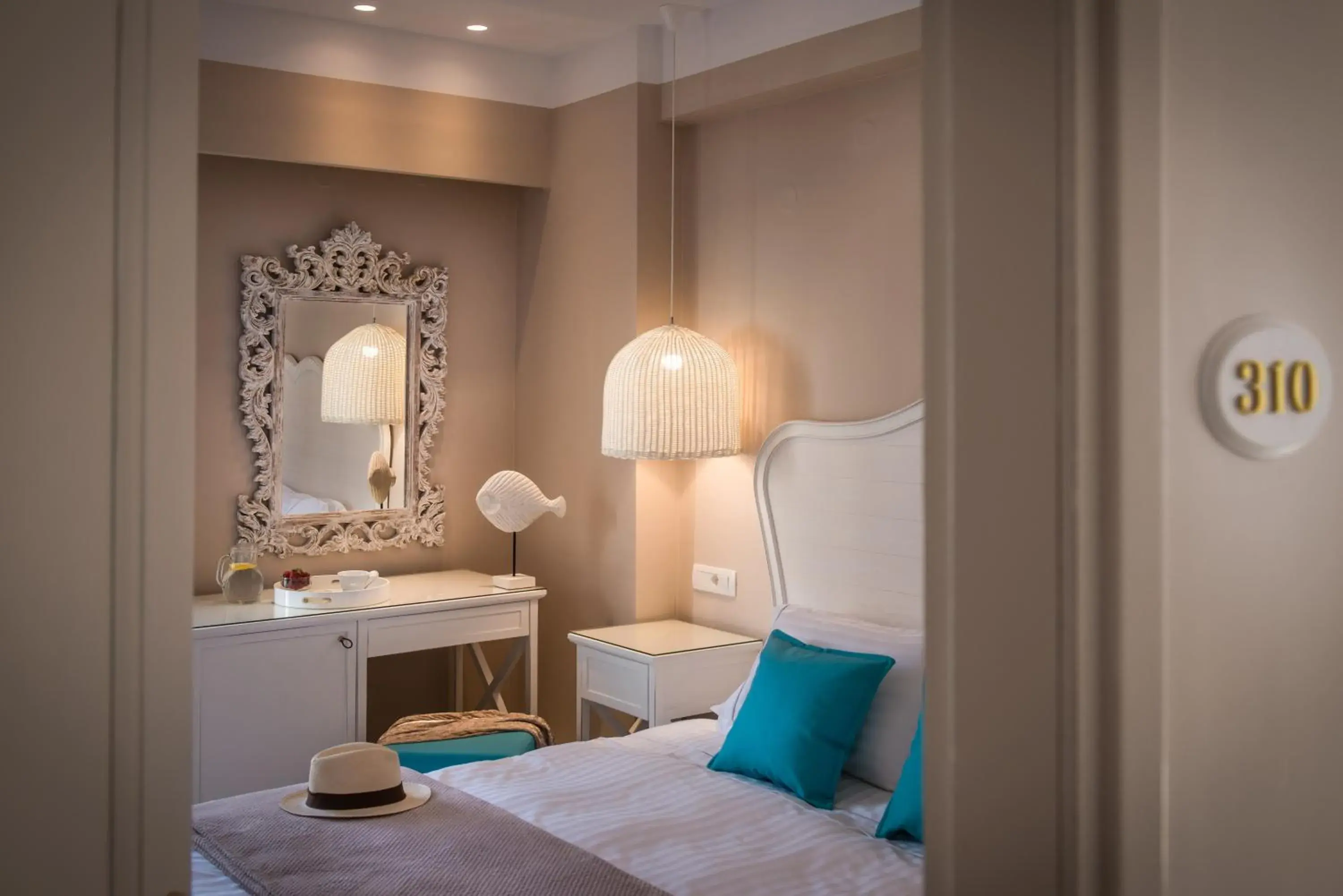 Bed in Mari Kristin Beach Hotel Bed in Mari Kristin Beach Hotel