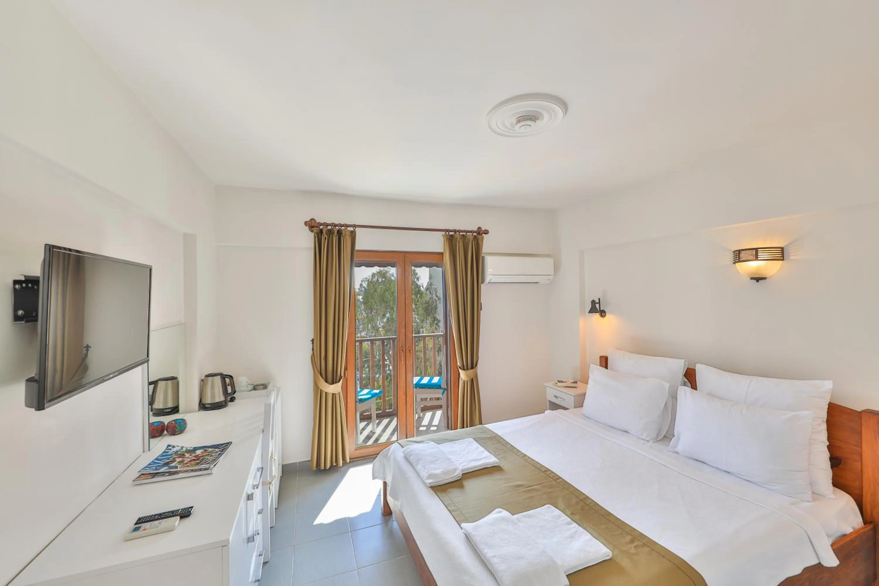 Bedroom, Bed in Zinbad Hotel Kalkan