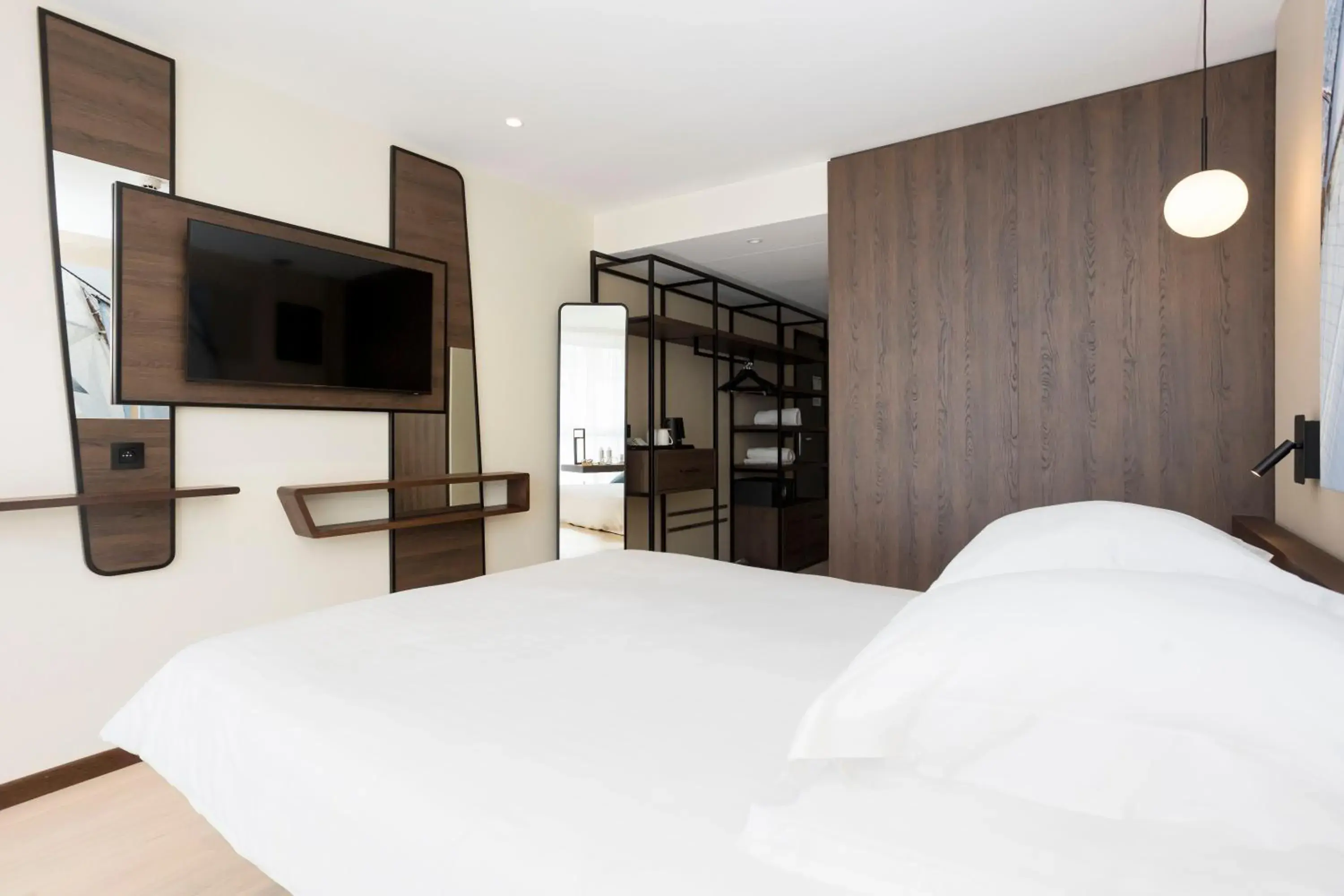 Bed in Royal Antibes - Luxury Hotel, Résidence, Beach & Spa Bed in Royal Antibes - Luxury Hotel, Résidence, Beach & Spa