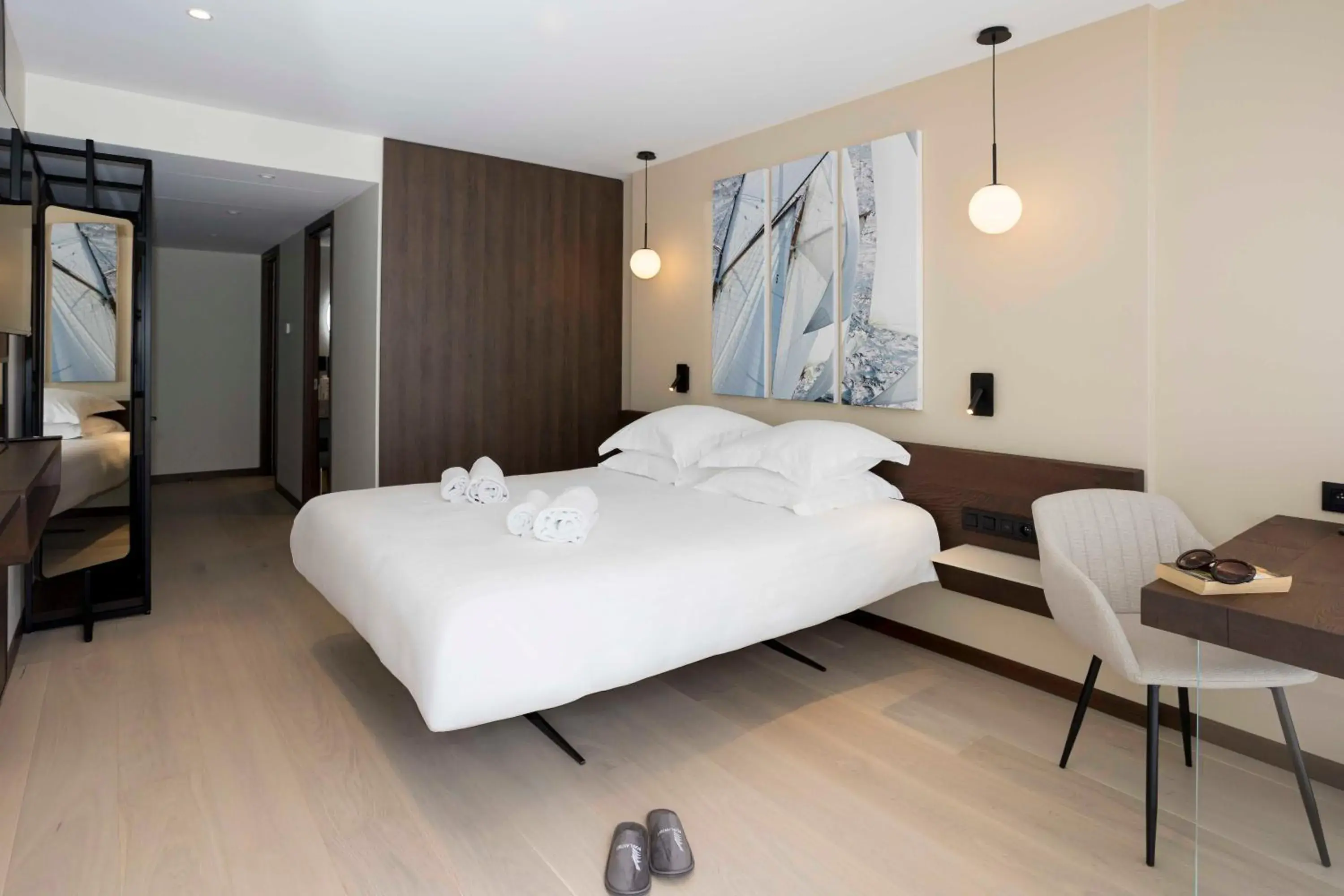 Bed in Royal Antibes - Luxury Hotel, Résidence, Beach & Spa Bed in Royal Antibes - Luxury Hotel, Résidence, Beach & Spa