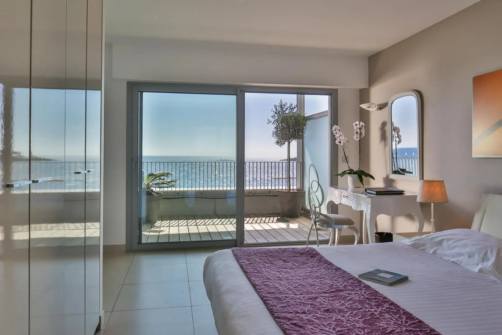 Balcony/Terrace, Bed in Royal Antibes - Luxury Hotel, Résidence, Beach & Spa
