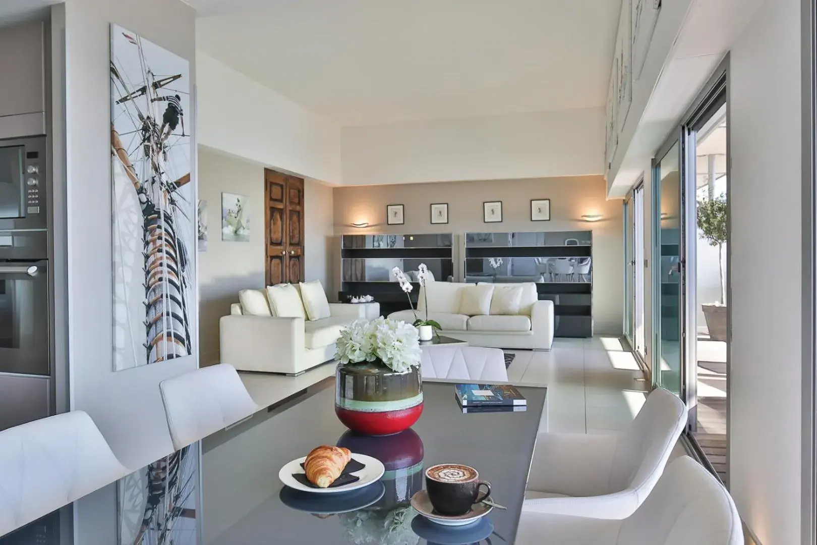 Living room in Royal Antibes - Luxury Hotel, Résidence, Beach & Spa Living room in Royal Antibes - Luxury Hotel, Résidence, Beach & Spa