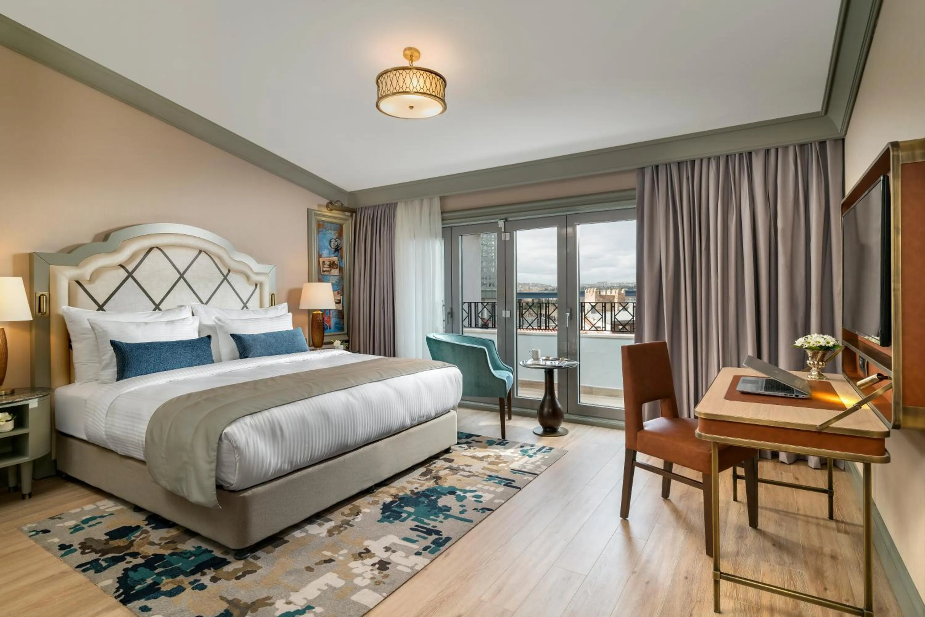 Bathroom, Bed in Millennium Istanbul Golden Horn