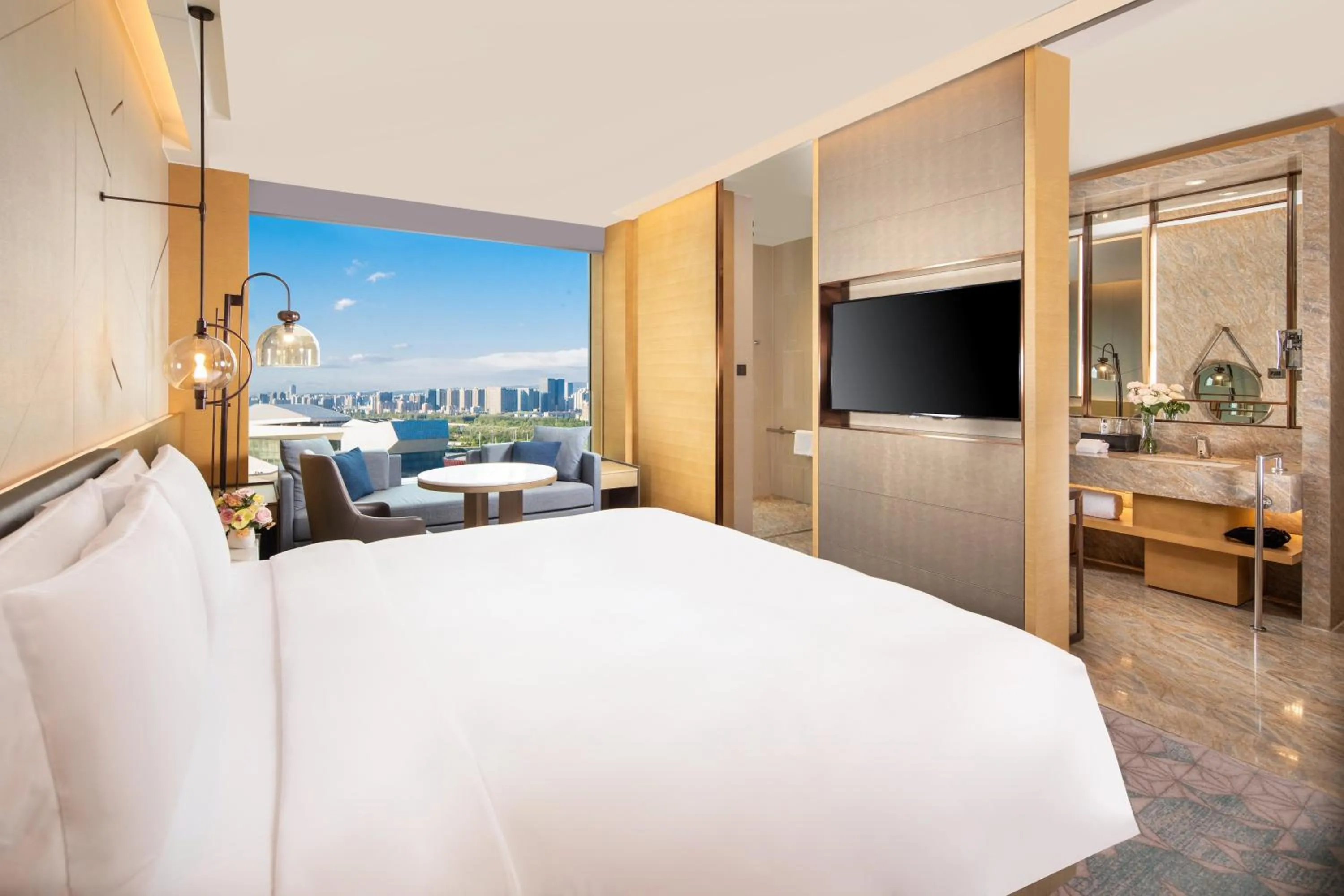 Photo of the whole room, Bed in InterContinental Taiyuan by IHG