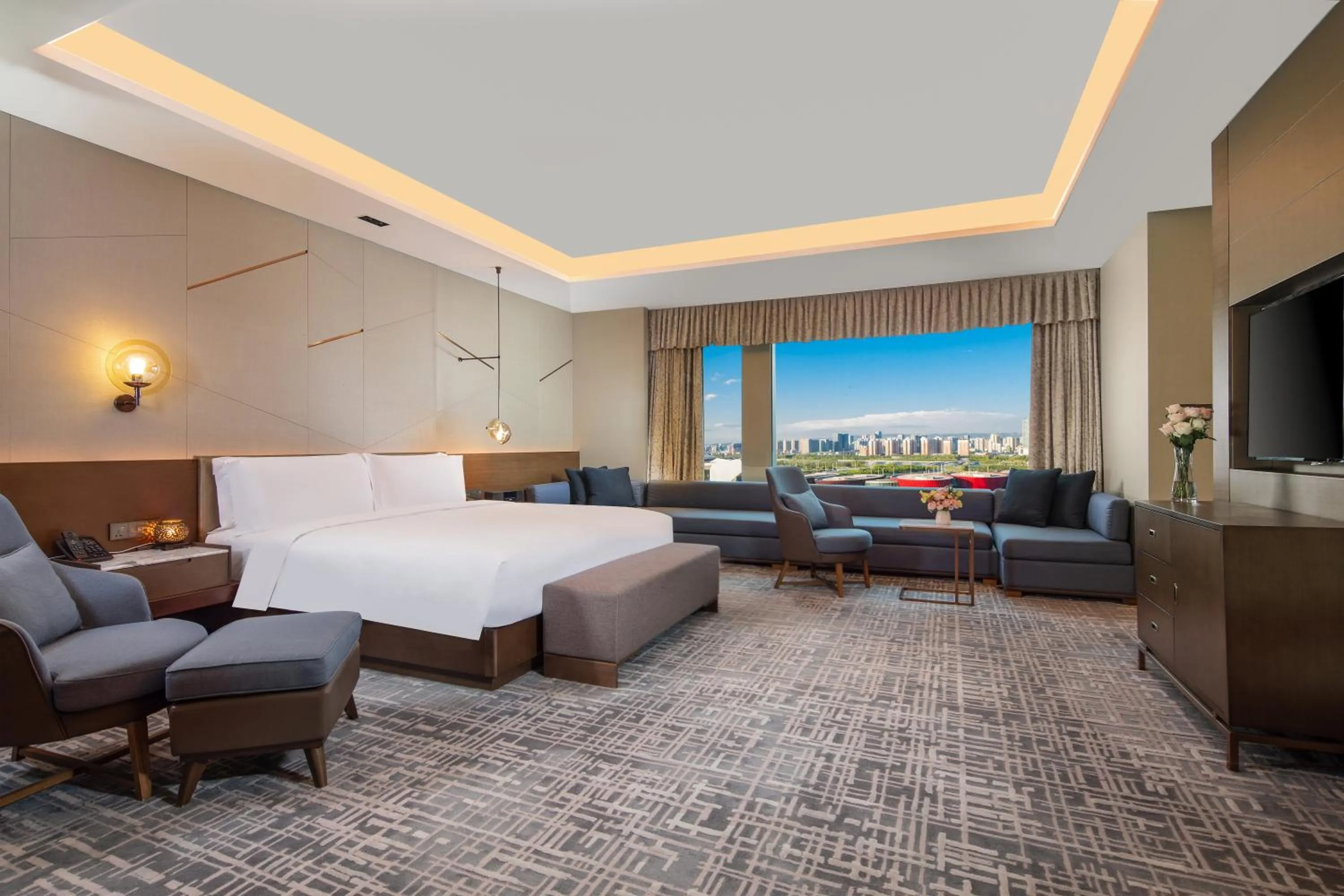 Photo of the whole room, Bed in InterContinental Taiyuan by IHG