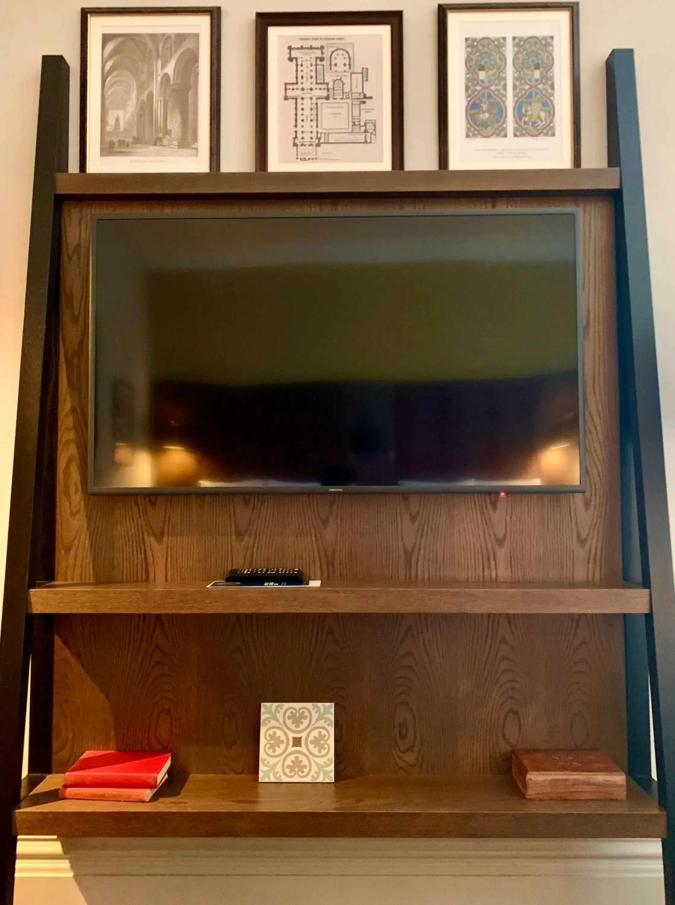 Premium King Room Old Elvet Street View in Hotel Indigo - Durham by IHG Premium King Room Old Elvet Street View in Hotel Indigo - Durham by IHG