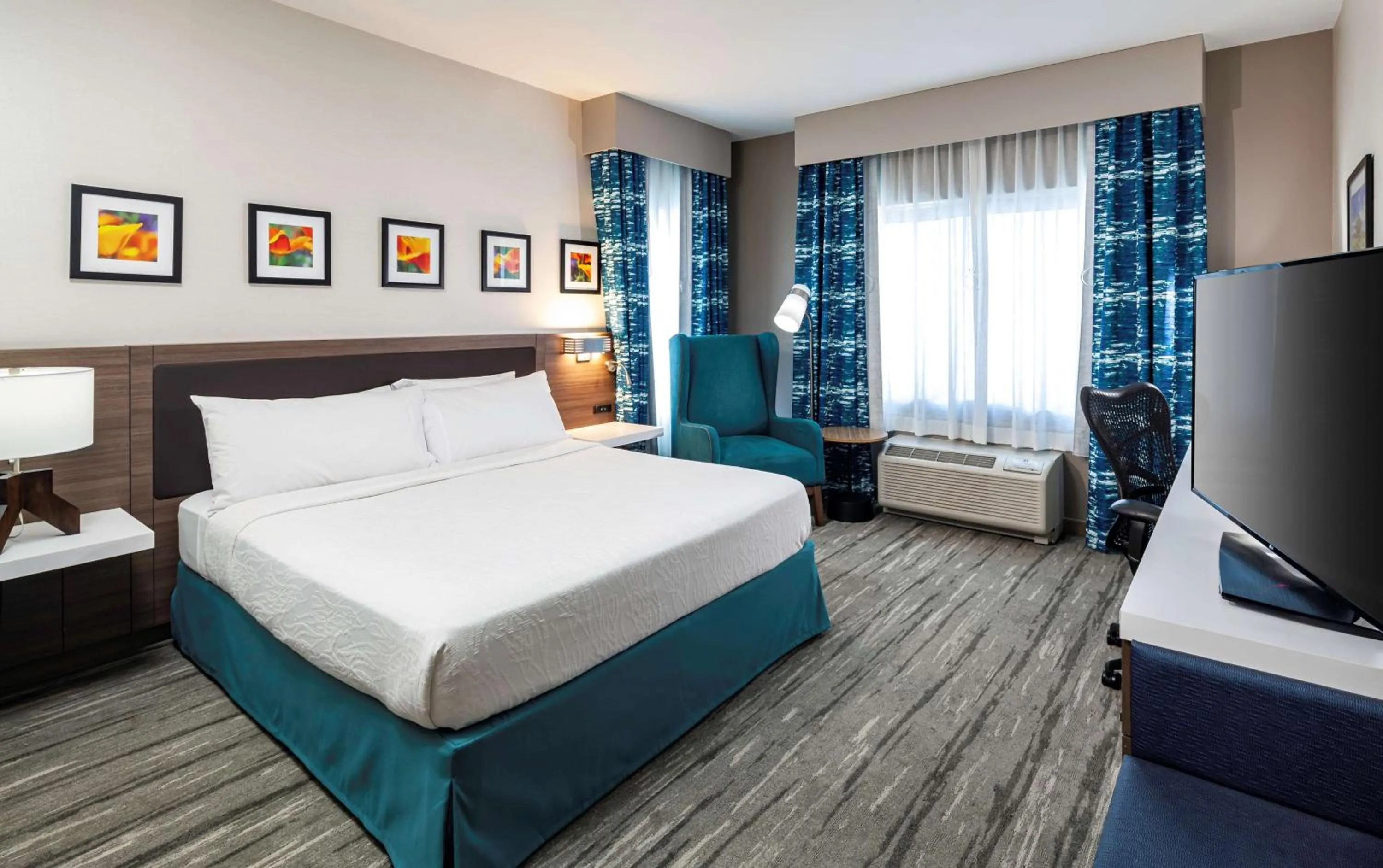 Bed in Hilton Garden Inn San Diego/Rancho Bernardo