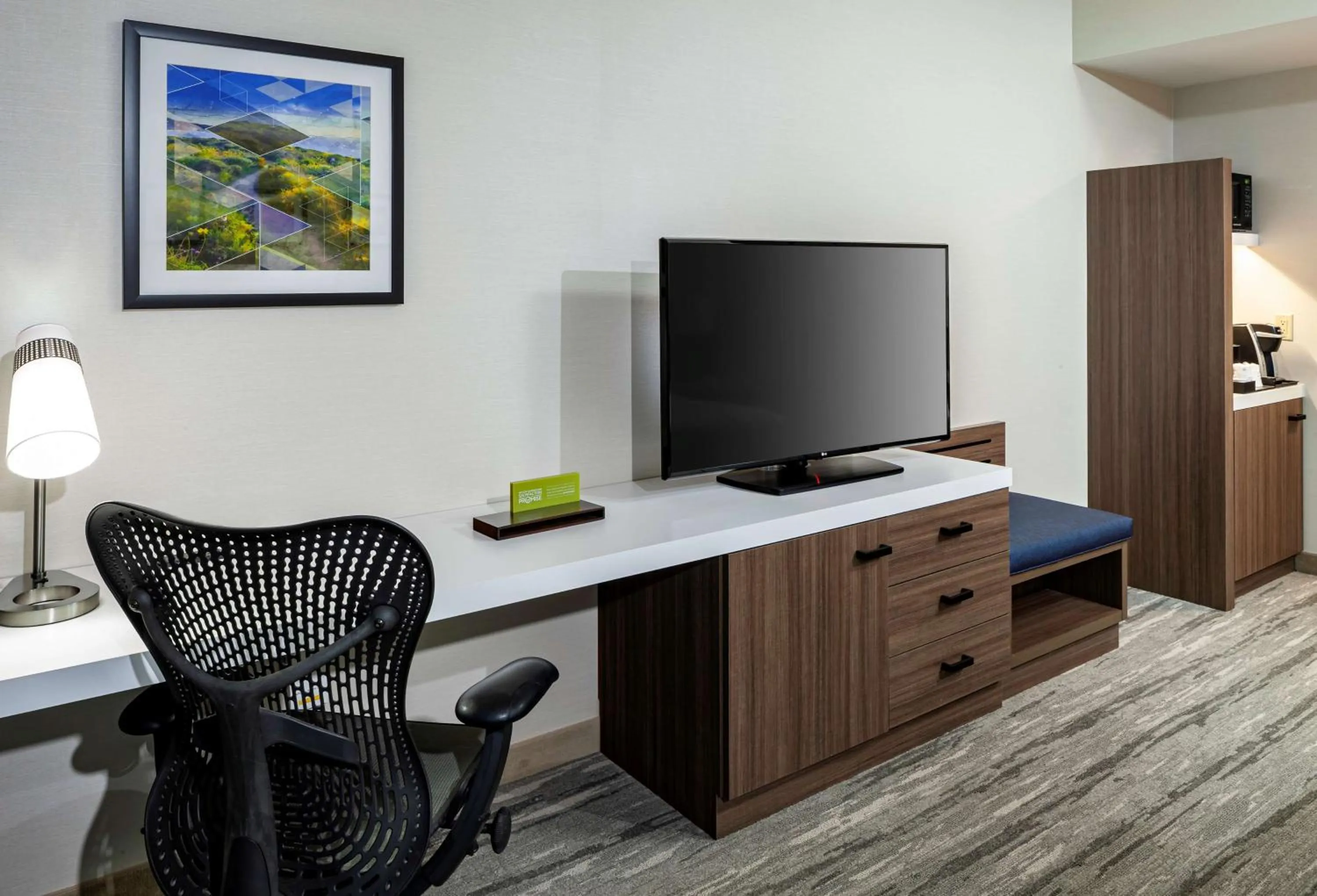 Bedroom in Hilton Garden Inn San Diego/Rancho Bernardo